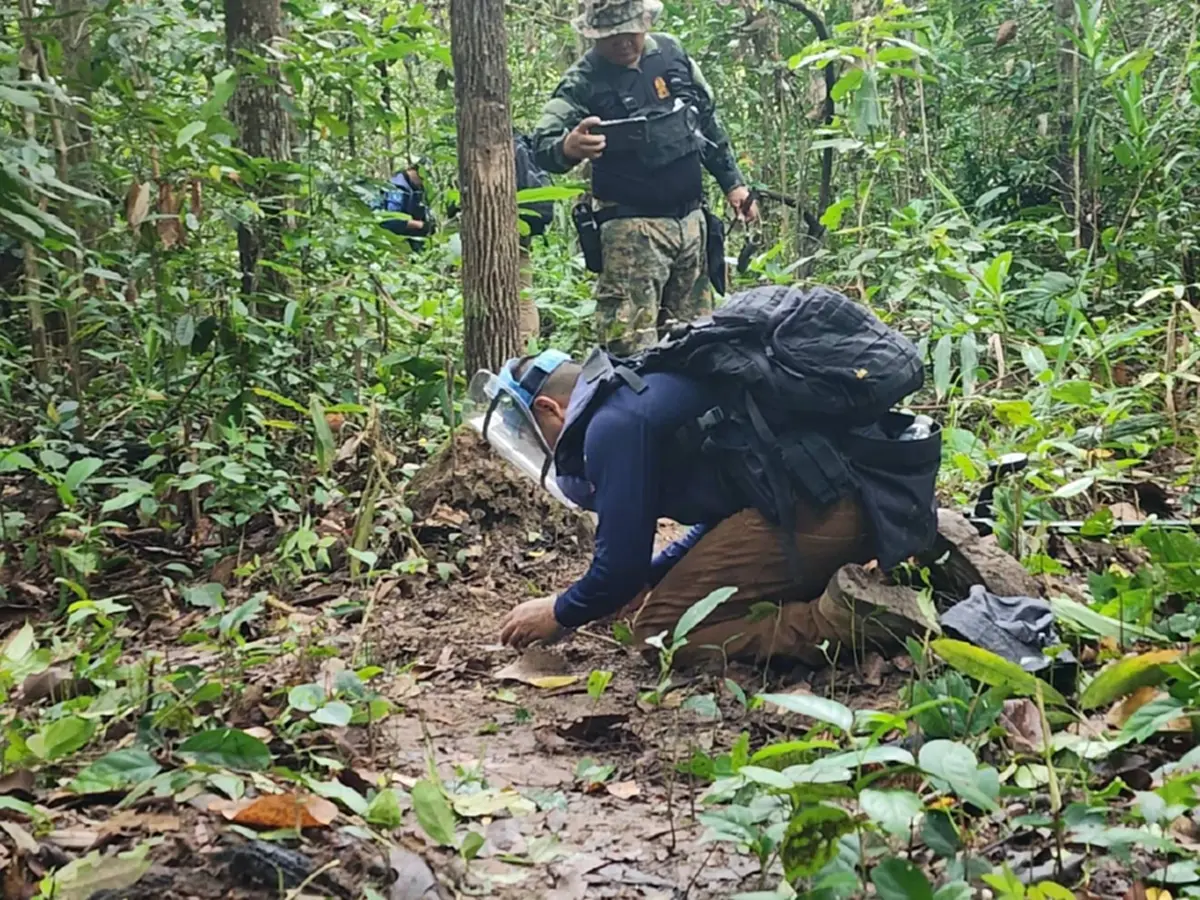 ช่องบกเจออีก 2 ทุ่นระเบิดสภาพใหม่ ห่างจุดทหารไทยเหยียบแค่ 30 ซม.