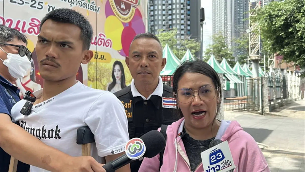 ไรเดอร์สุดช้ำ ถูกชนขาหัก ไร้เยียวยา ต้องใช้ไม้ค้ำวิ่งส่งอาหาร