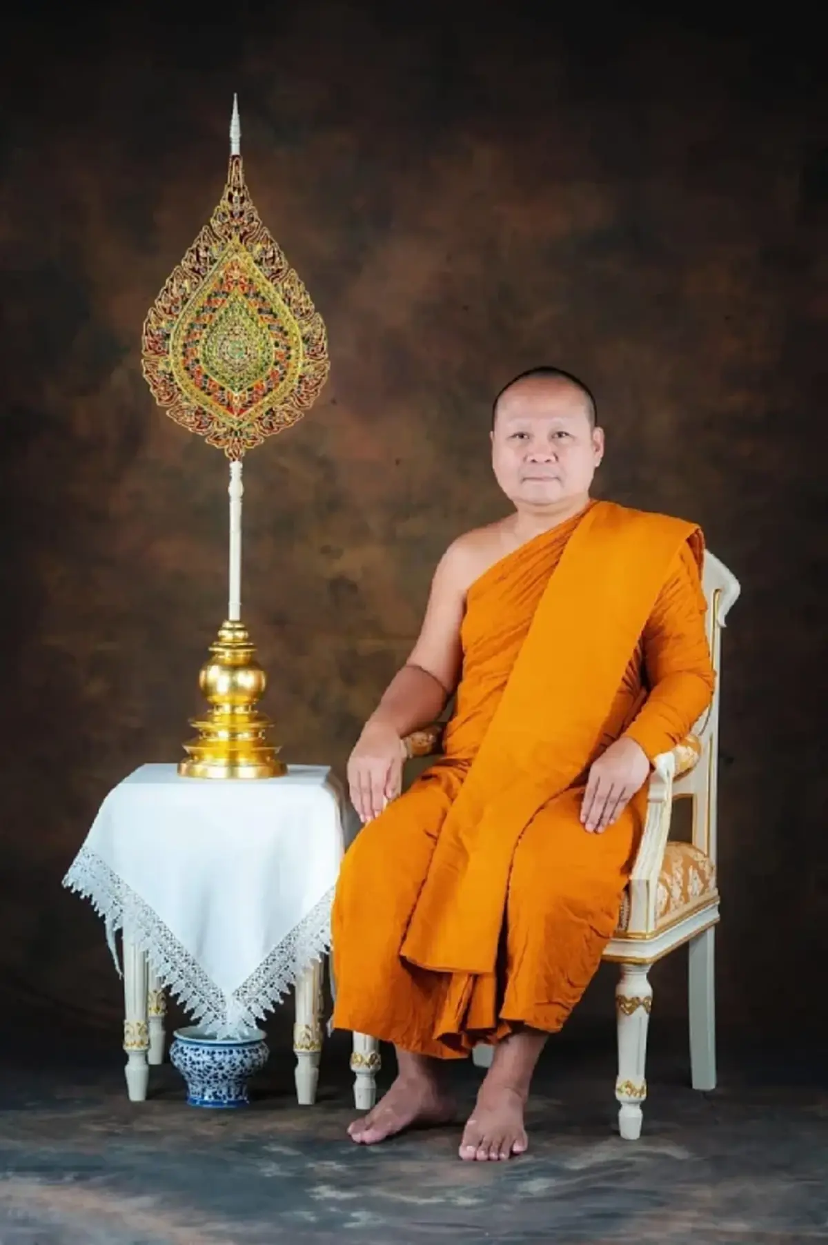 รู้แล้ว อดีตเจ้าคุณอาชว์ โอนเงินไปไหนเป็นล้าน ๆ คาดอาจเป็นเหยื่อ