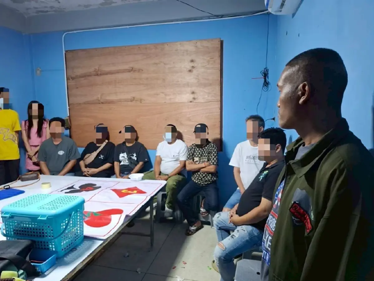 บุกจับบ่อนกำถั่ว ซุกโรงกลึงกลางกรุง ซิว 12 นักพนัน เจ้ามือชิ่งทัน 