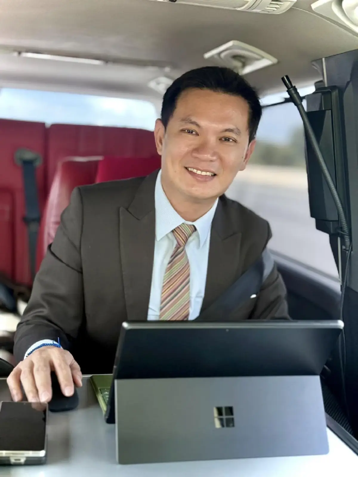 "ดร.เอ้ สุชัชวีร์" พูดแล้ว สาเหตุลาออกพรรคประชาธิปัตย์