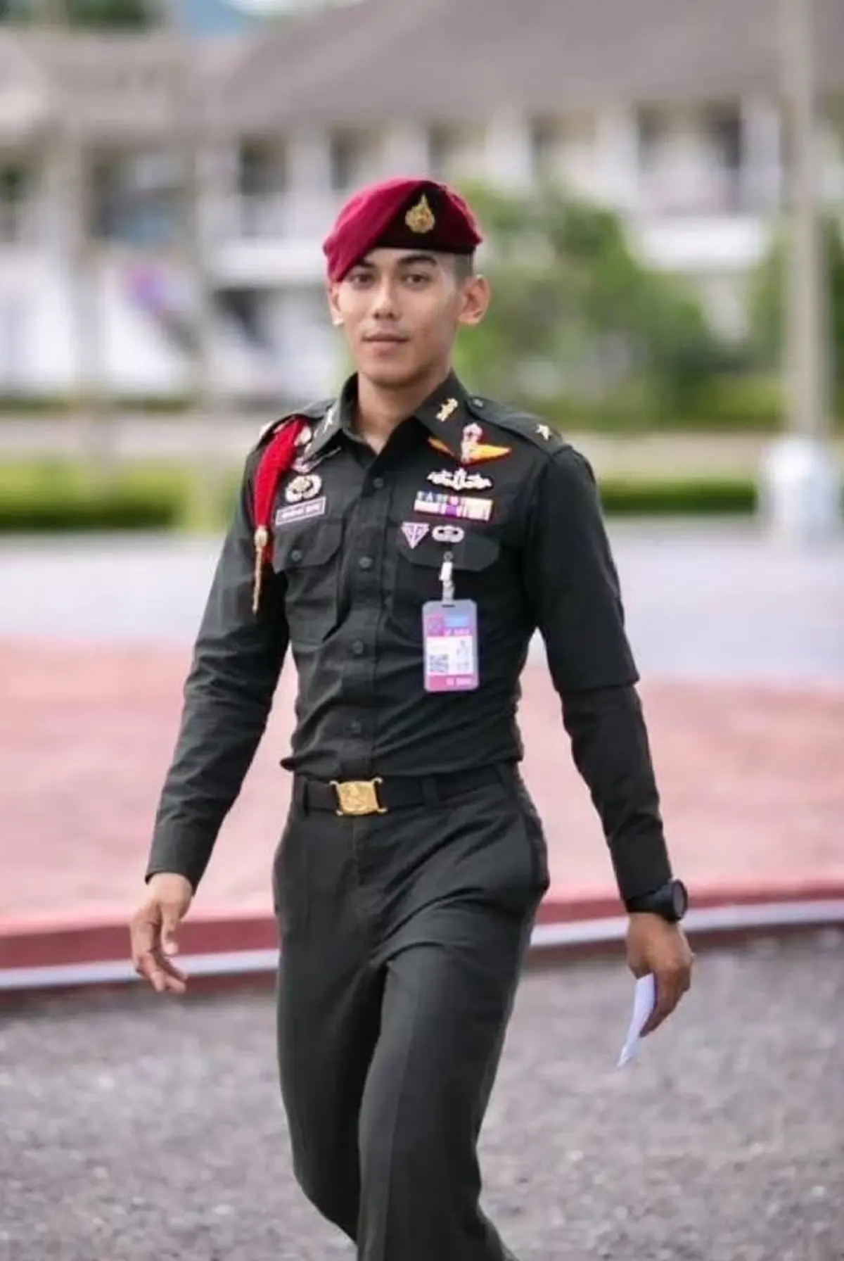 ในหลวงโปรดเกล้าฯ พระราชทานขาเทียมที่ดีที่สุดในโลกให้ 3 นายทหาร