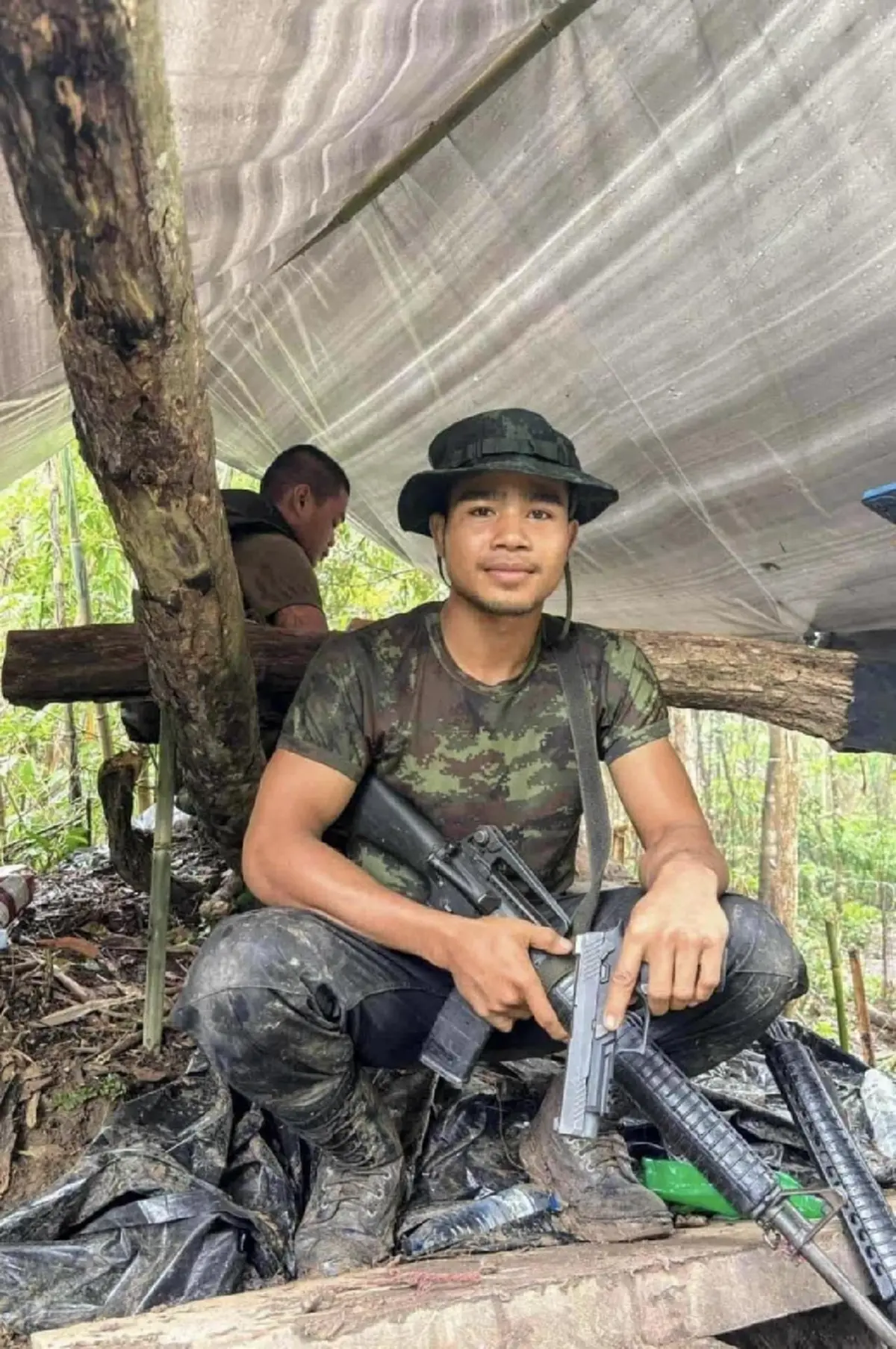 ปูนบำเหน็จ \"พลทหาร\" เหยียบบึ้มสูญเสียขา มอบเงินช่วยกว่าล้านบาท