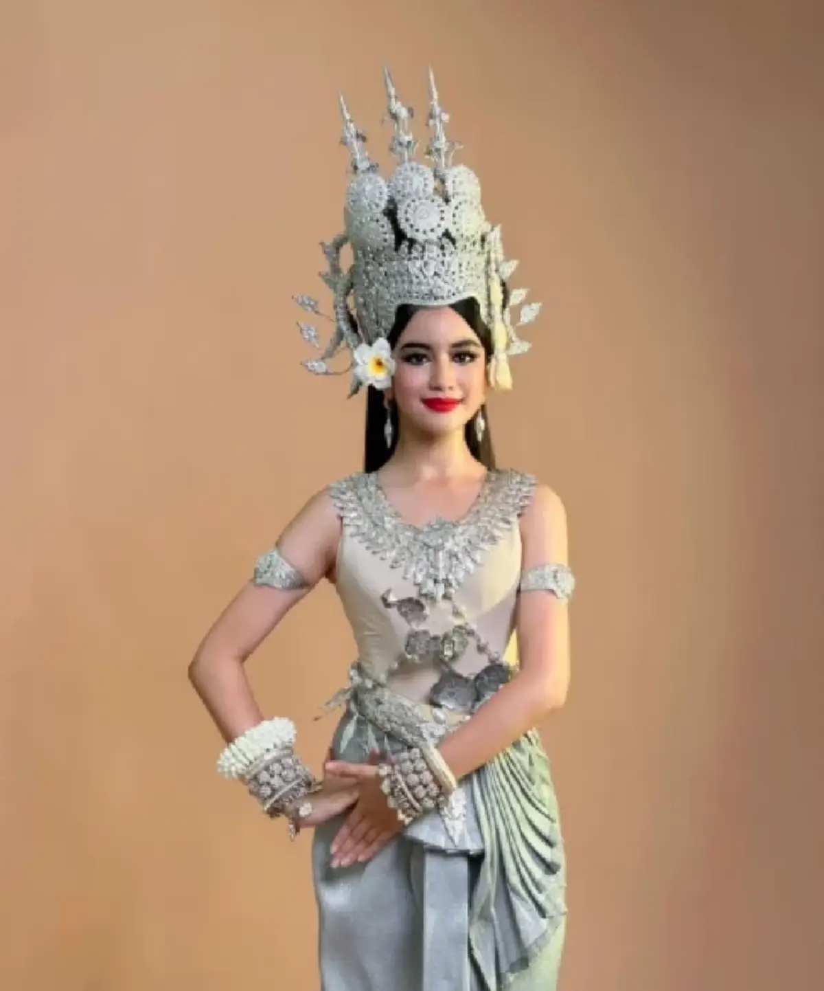 รู้จัก \"นโรดม เจนณา\" เจ้าหญิงน้อยกัมพูชา เป็นพระธิดาของใคร?