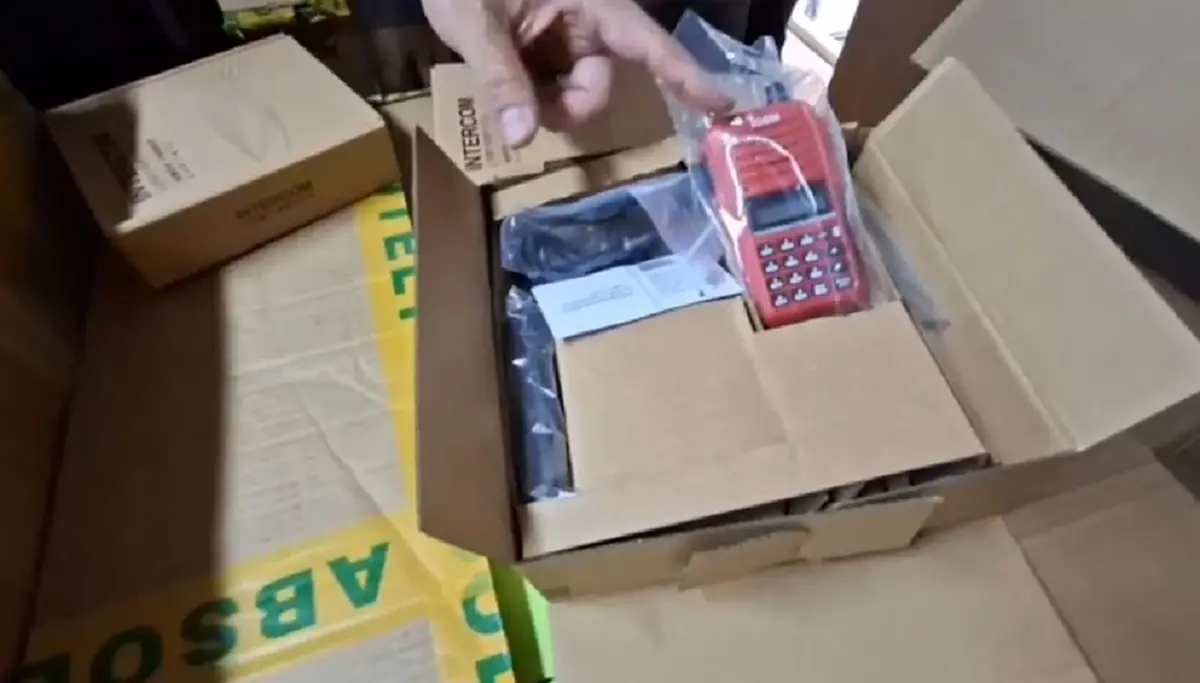 ทลายโกดังของเถื่อน ยึดวิทยุสื่อสาร-มือถือปลอม 50 ล้าน โยงทุนจีน