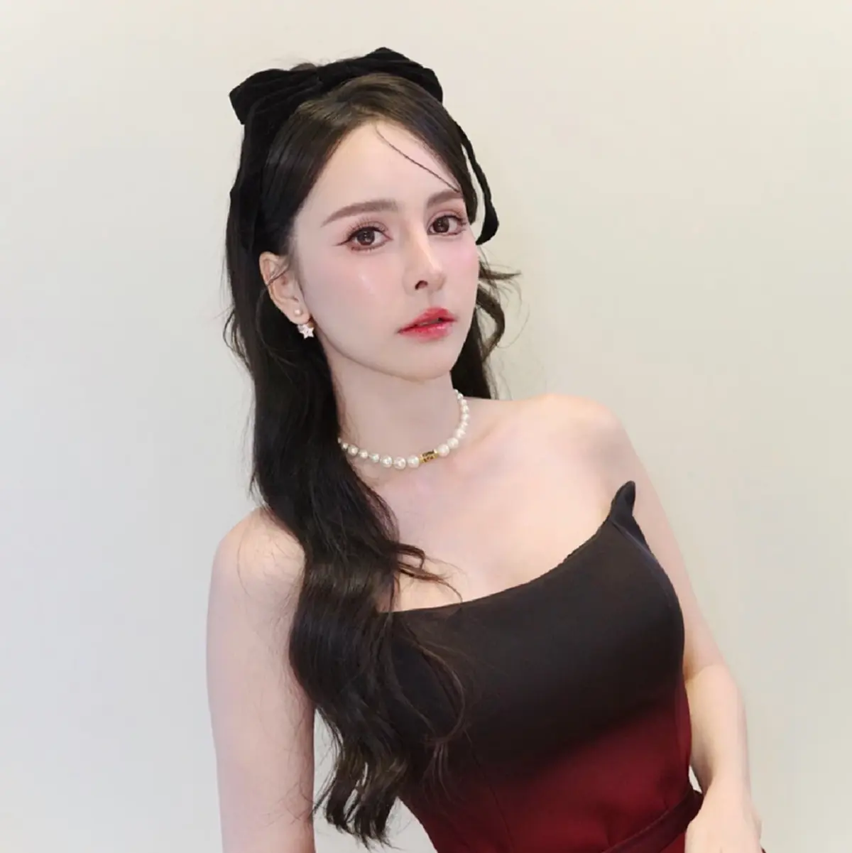 จับตา หนุ่ม กะลา - จ๊ะโอ๋ ใส่ชุดคู่ อยู่ที่เดียวกัน หรือคืนดีกันแล้ว