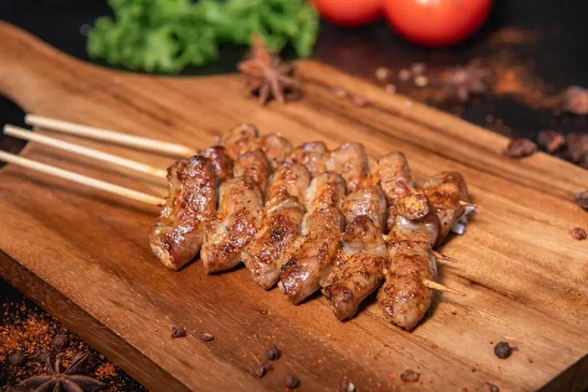 เตือนสายกิน! ไส้หมูคอเลสเตอรอลพุ่ง กินบ่อยๆ เสี่ยงโรคร้ายไม่รู้ตัว