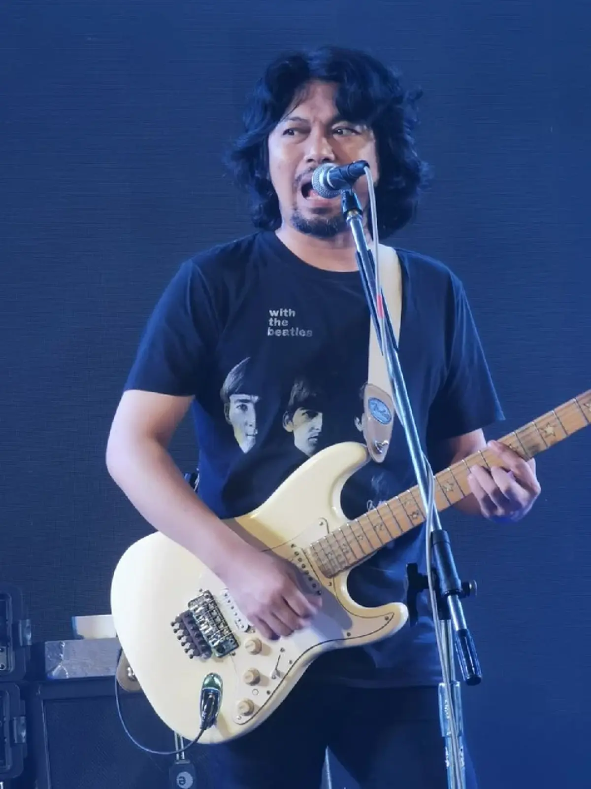 เสก โลโซ เขียนโน้ตส่งกำลังใจ ให้พี่น้อง ทหาร ตำรวจ ประชาชนปลอดภัย