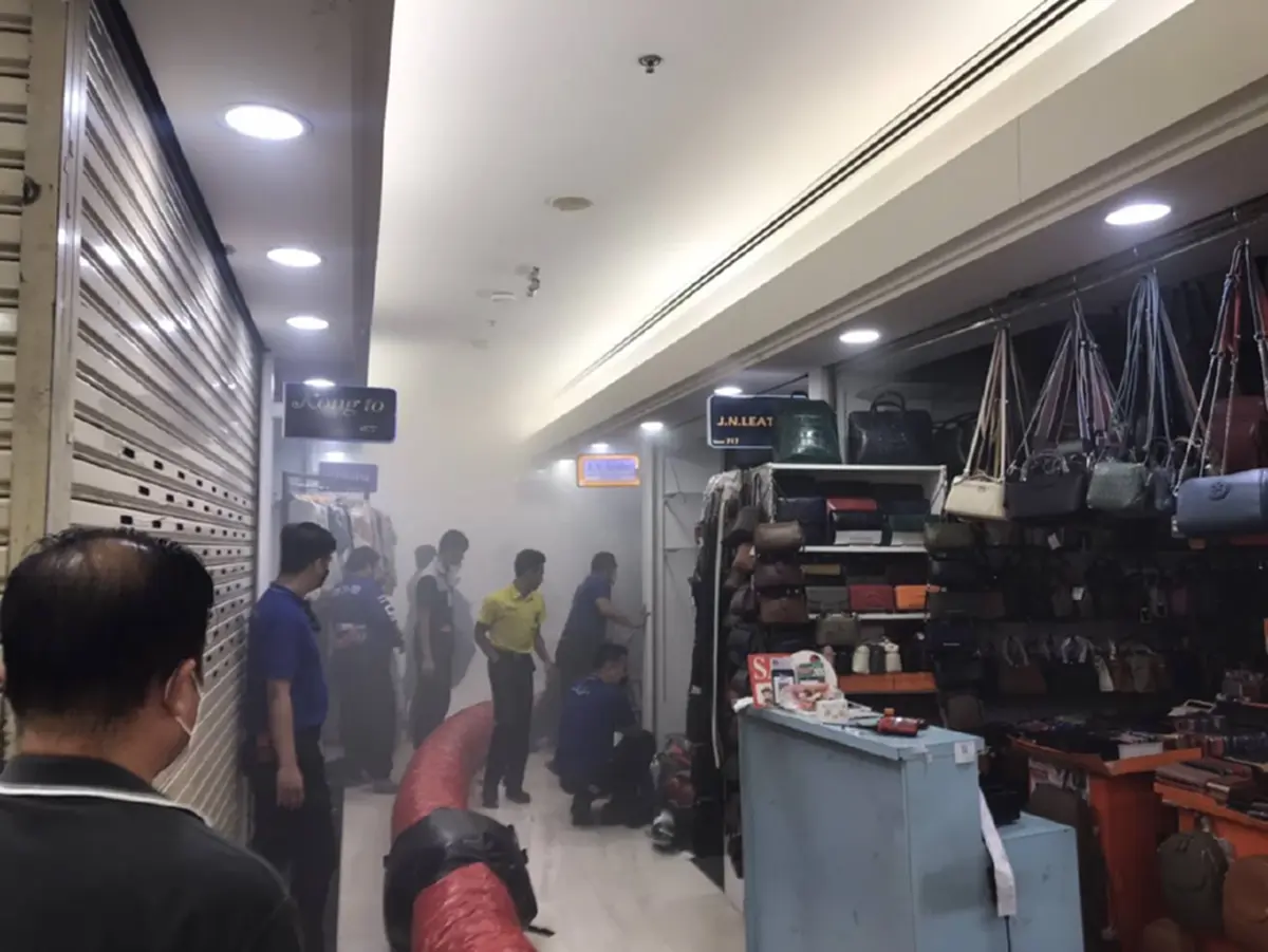 ระทึก ไฟไหม้ห้างดังประตูน้ำ ควันท่วม หลายร้อยคนหนีไม่คิดชีวิต