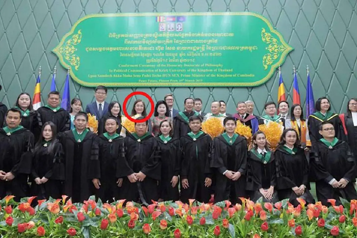 สว.นันทนา แจงแล้ว แชร์ว่อนภาพบินกัมพูชา มอบปริญญา ฮุนเซน