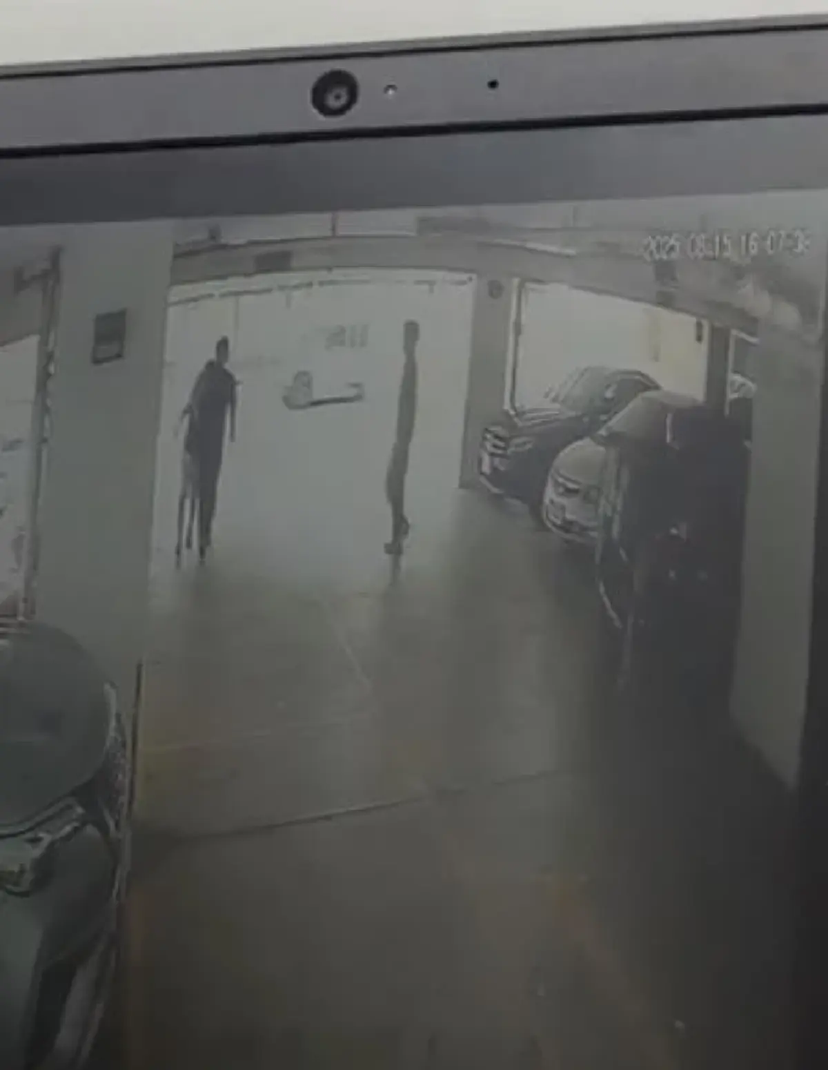 สลดหนัก นิติคอนโดสาวโหดควงแฟนหนุ่มรุมยำลูกบ้านเสียชีวิต