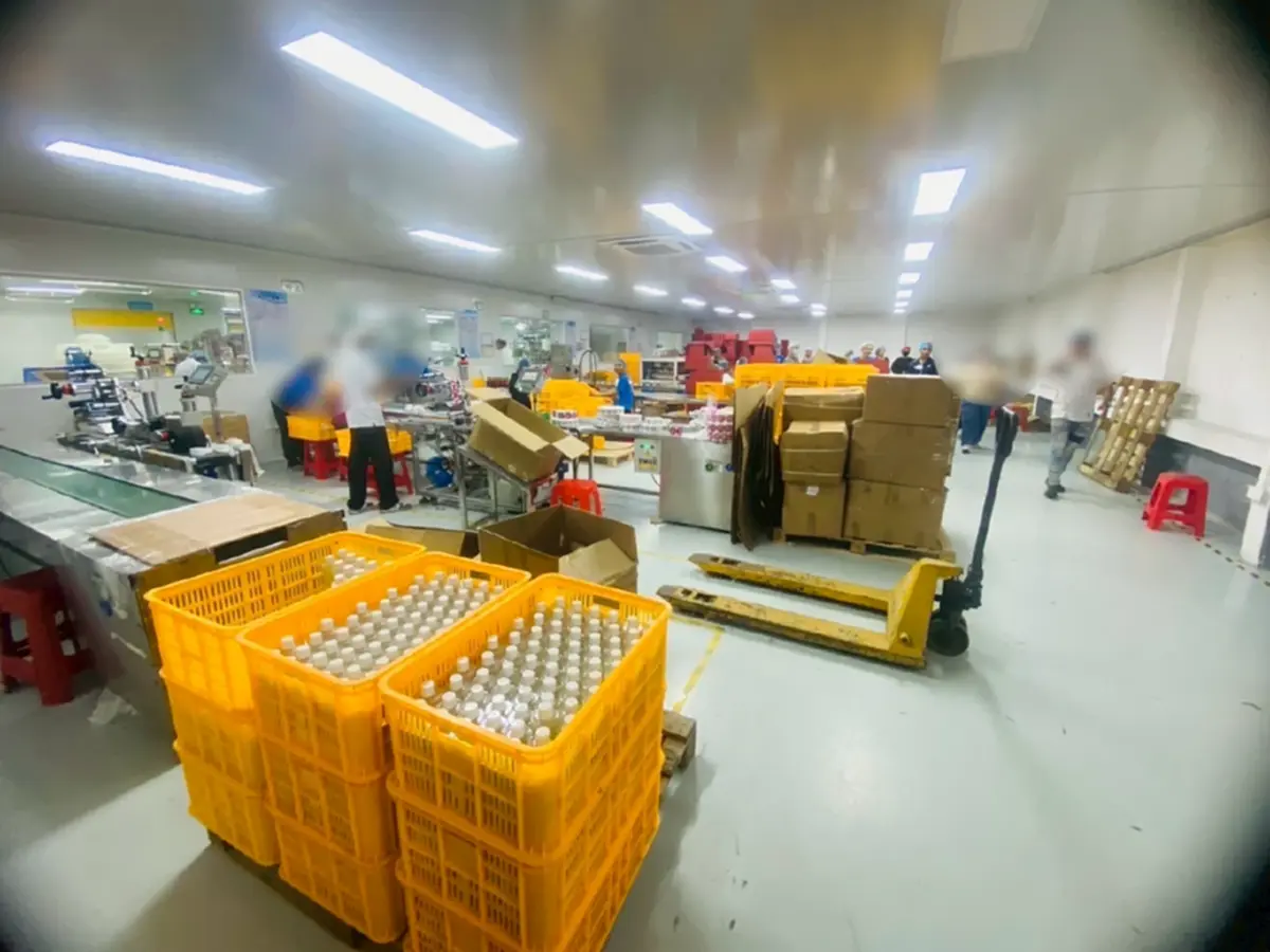 โป๊ะแตก โรงงานเครื่องสำอางเถื่อน ใช้วัตถุดิบจีนกวนต้ม ส่งขายนอก