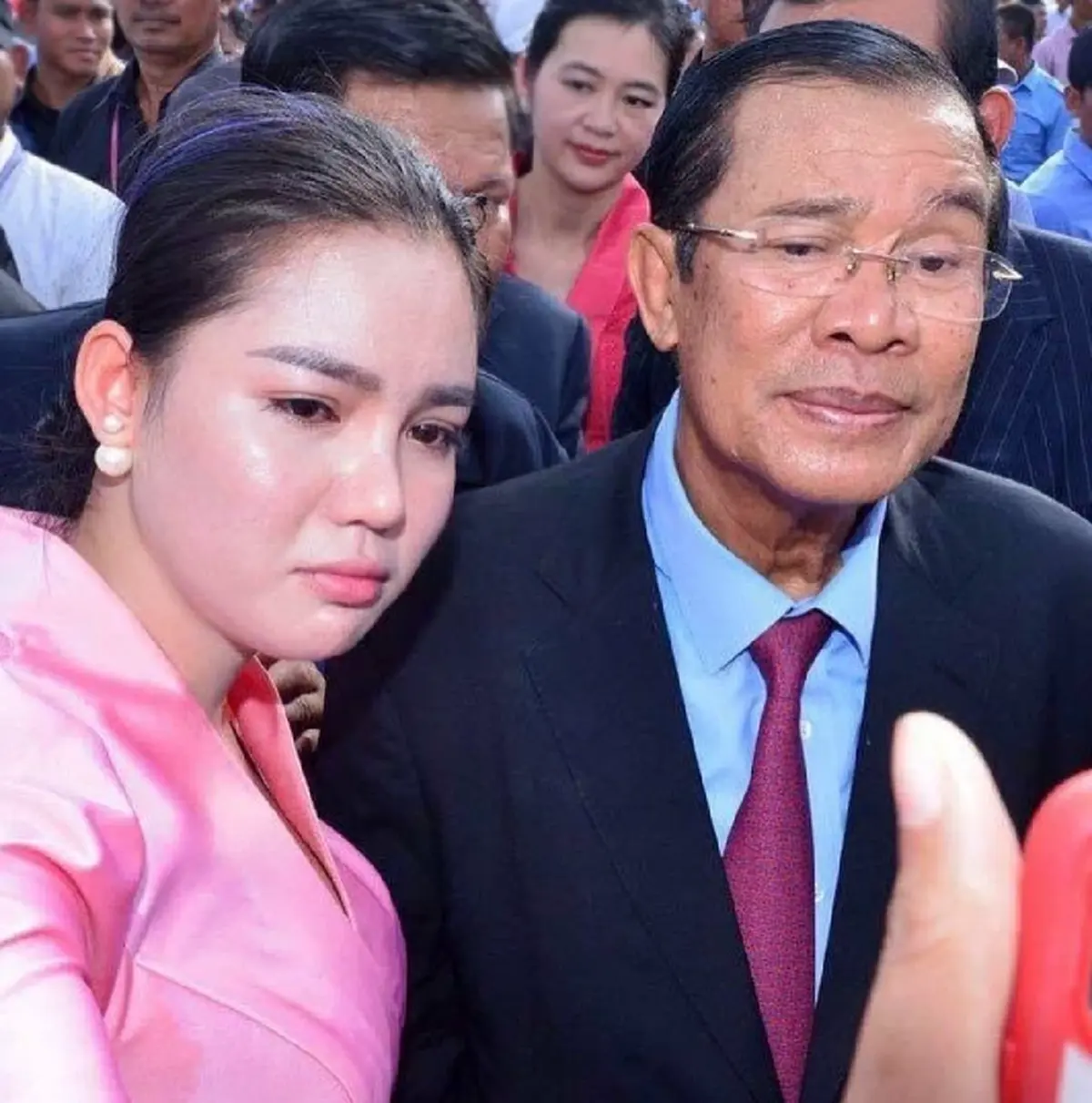 เปิดโพสต์ "ธี โสวันทา" รัวสเตตัสยับ หลังถูก "ฮุน เซน" ปลดฟ้าผ่า