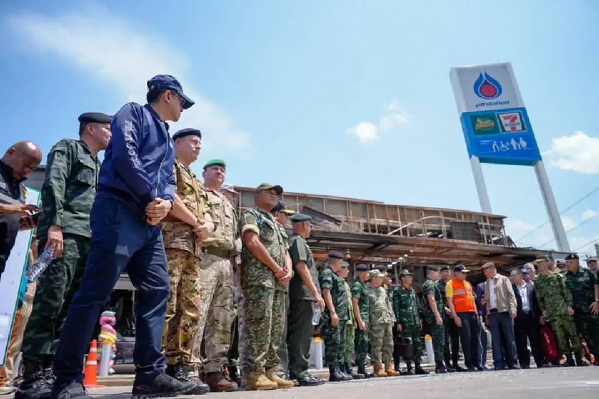 ทูต-ทูตทหาร 23 ประเทศ เห็นกับตา “เหยื่อ BM-21” จากกัมพูชา