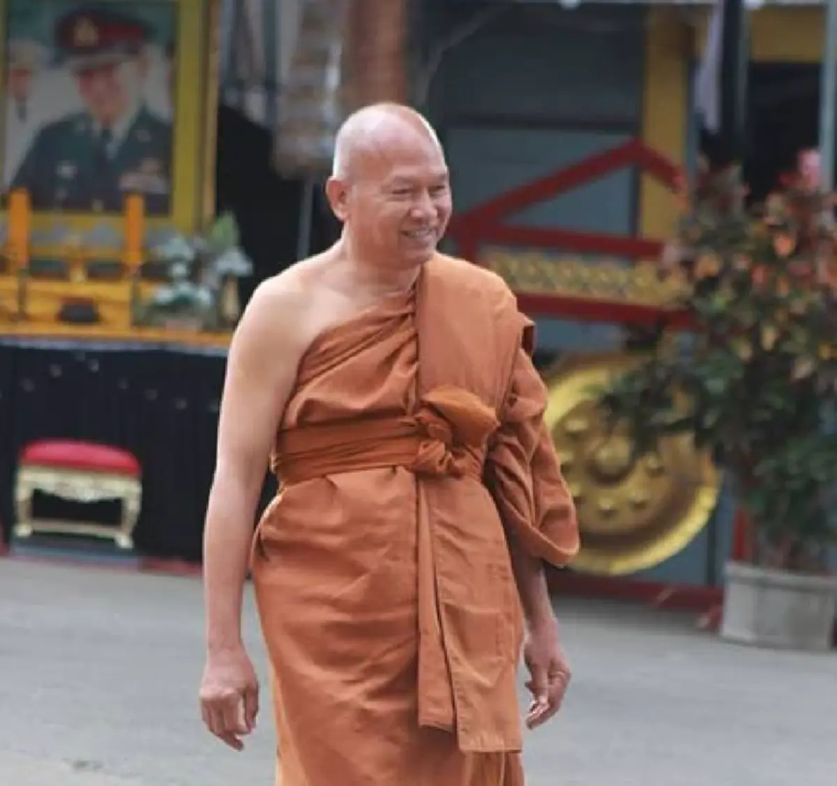 เปิดประวัติ "หลวงพ่ออลงกต" จากนร.นอก สู่ นักบุญวัดพระบาทน้ำพุ