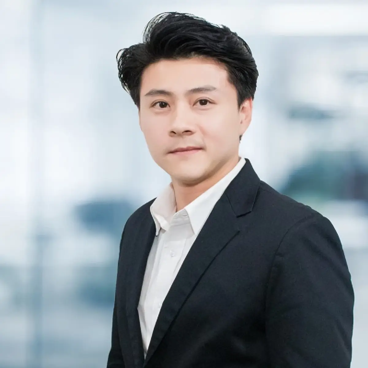 เปิดประวัติ ไฮโซบอส นักธุรกิจไฟแรงพันล้าน อดีตสามี เชอรีน