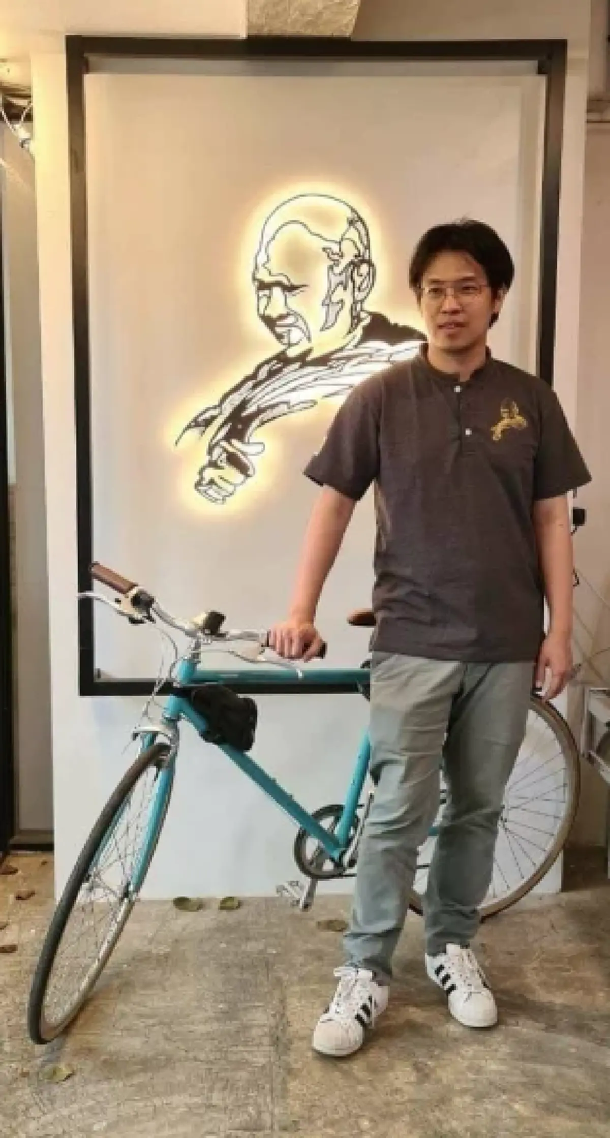 รู้จัก "หมอบี ทูตสื่อวิญญาณ" ดีกรีไม่ธรรมดาจบ ป.โท ด้านการเงิน