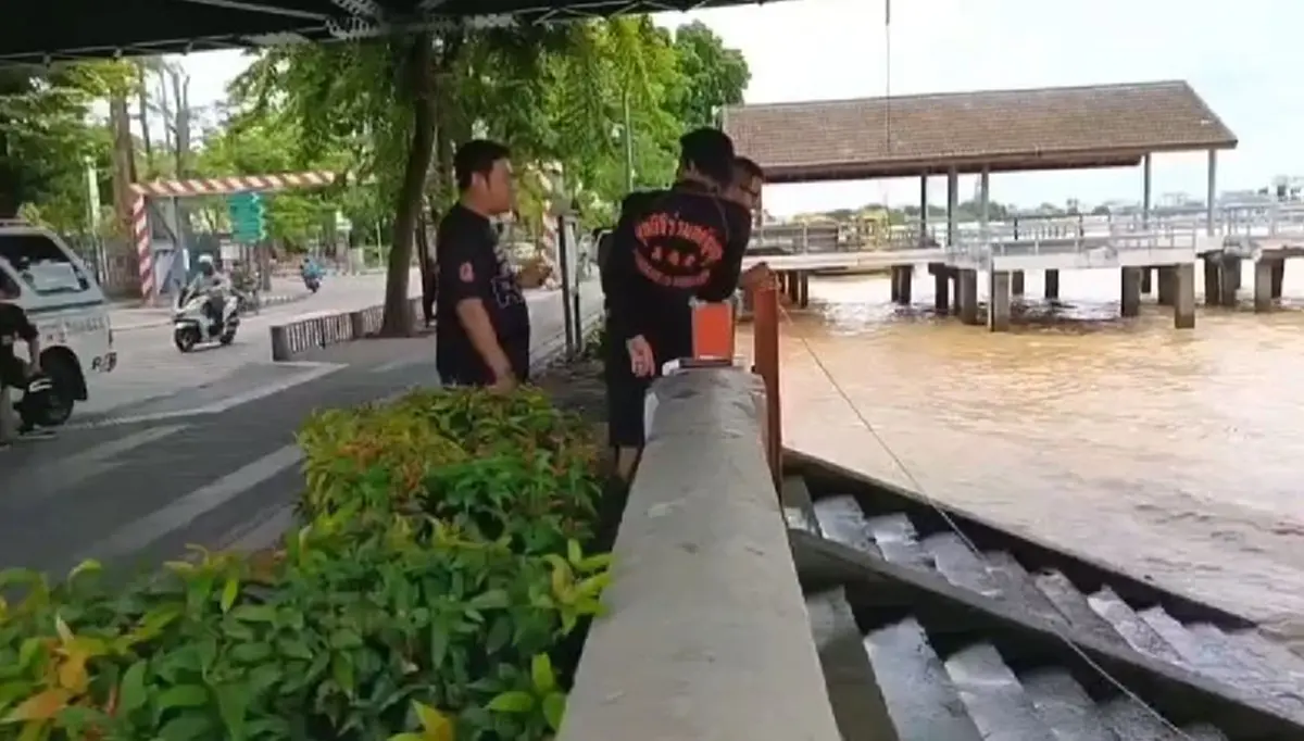 สุดสลด ร่างชายปริศนาลอยเจ้าพระยา เบาะแสเดียวรอยสักรูปกุหลาบ