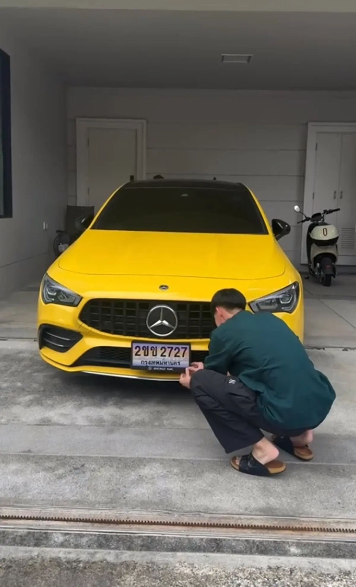 เบสท์ คำสิงห์ ซื้อป้ายทะเบียนให้น้องชาย แห่ส่องเลขทะเบียนสวยมาก