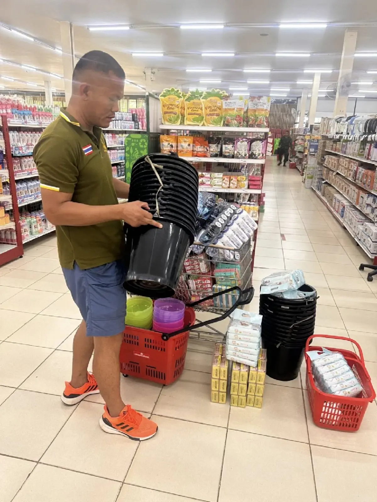 สุดยอดน้ำใจ ร้านดัง ยกของเกือบครึ่งแสนให้ฟรีๆ ช่วยทหารแนวหน้า