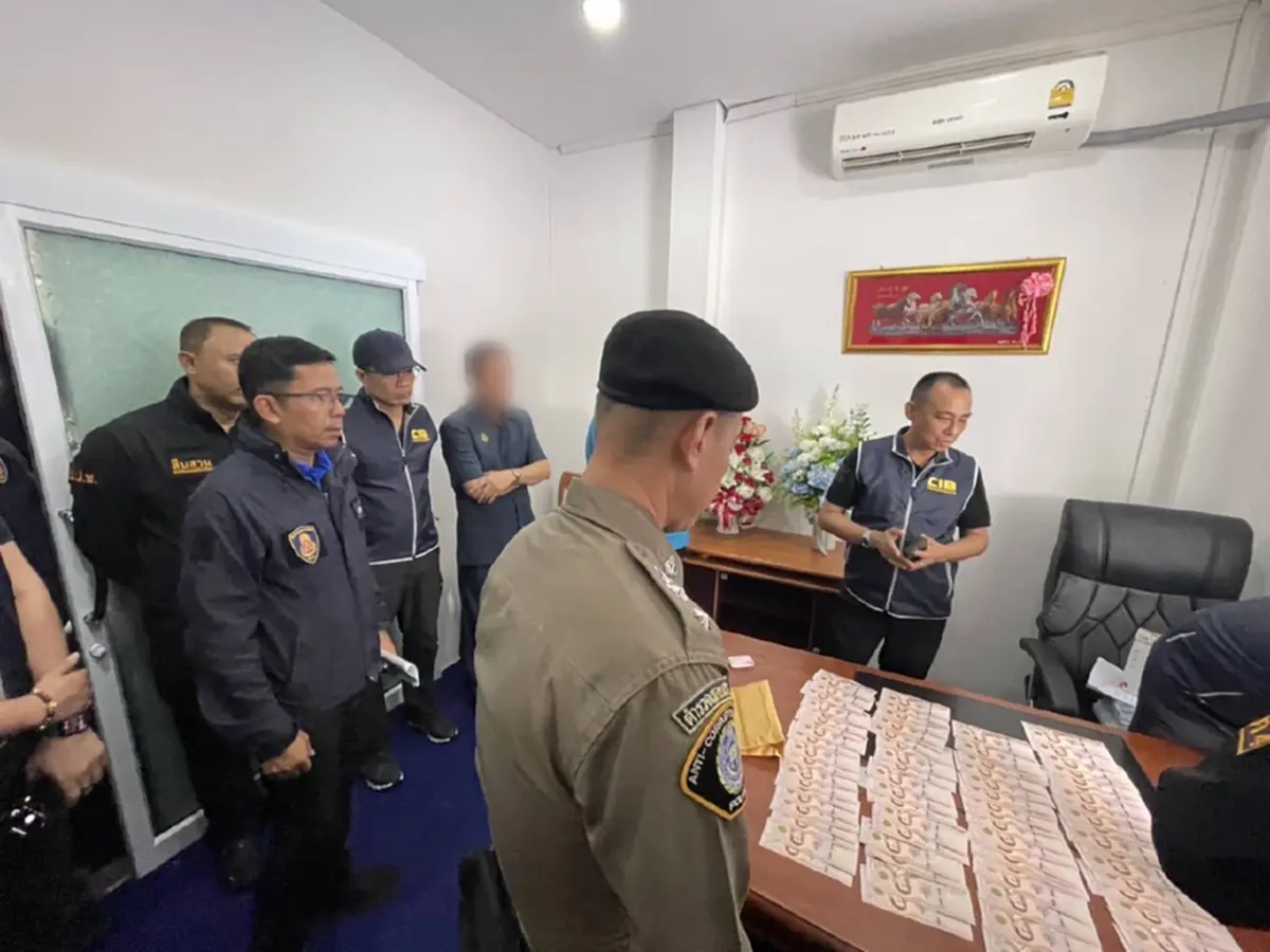 จับคาโต๊ะ ปลัด อบจ.มุกดาหาร ใช้ตำแหน่งรีดเงิน เจอซ้อนแผนรวบ