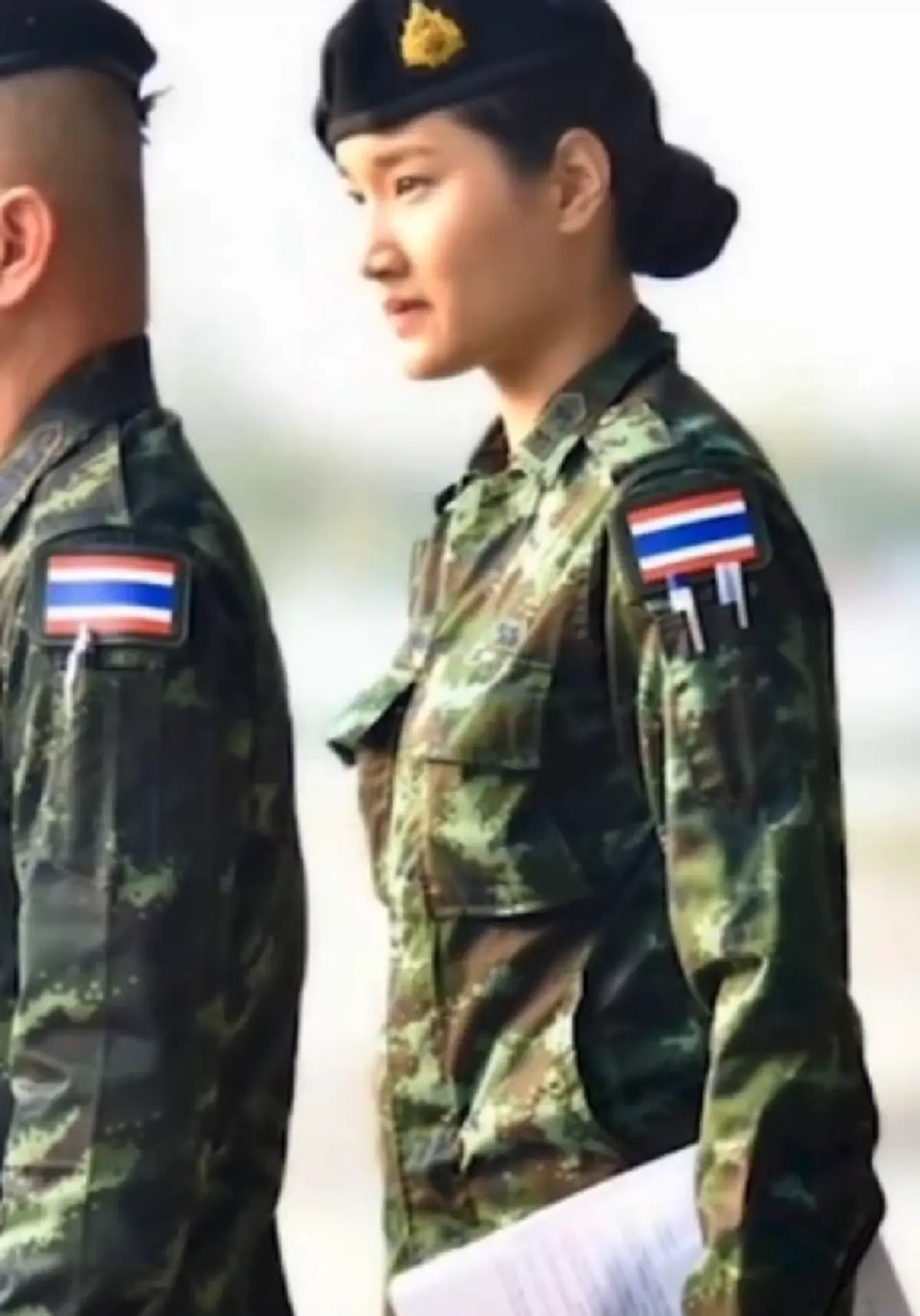 เปิดวาร์ป ผู้หมวดอะตอม ทหารหญิงไทยสุดแกร่ง ชี้นิ้วสั่งทหารเขมร