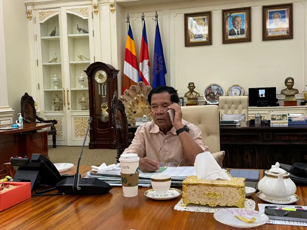 ฮุน เซน ปลดรองผู้ว่าฯสาว พร้อมขับพ้นระบบราชการ หลังเห็นโพสต์นี้