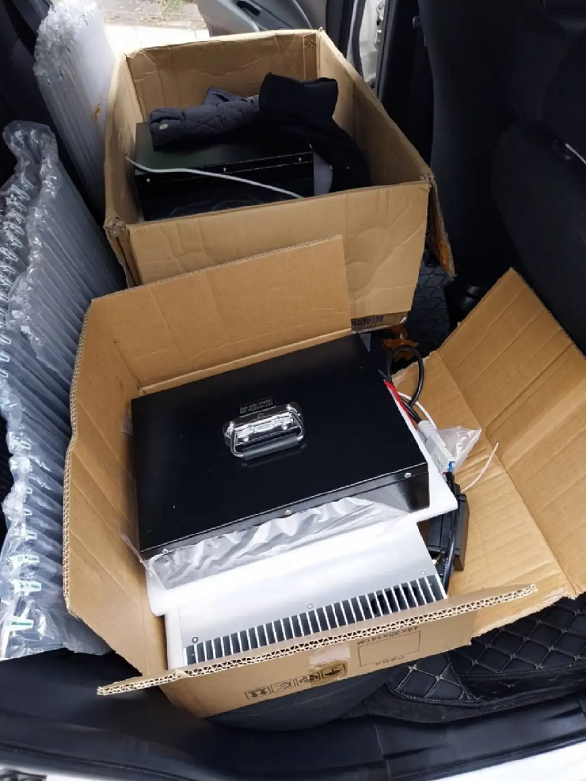 รวบโอปป้า รับจ้างขับรถตะเวนส่ง SMS ปลอม ด้วยเครื่อง False Base Station