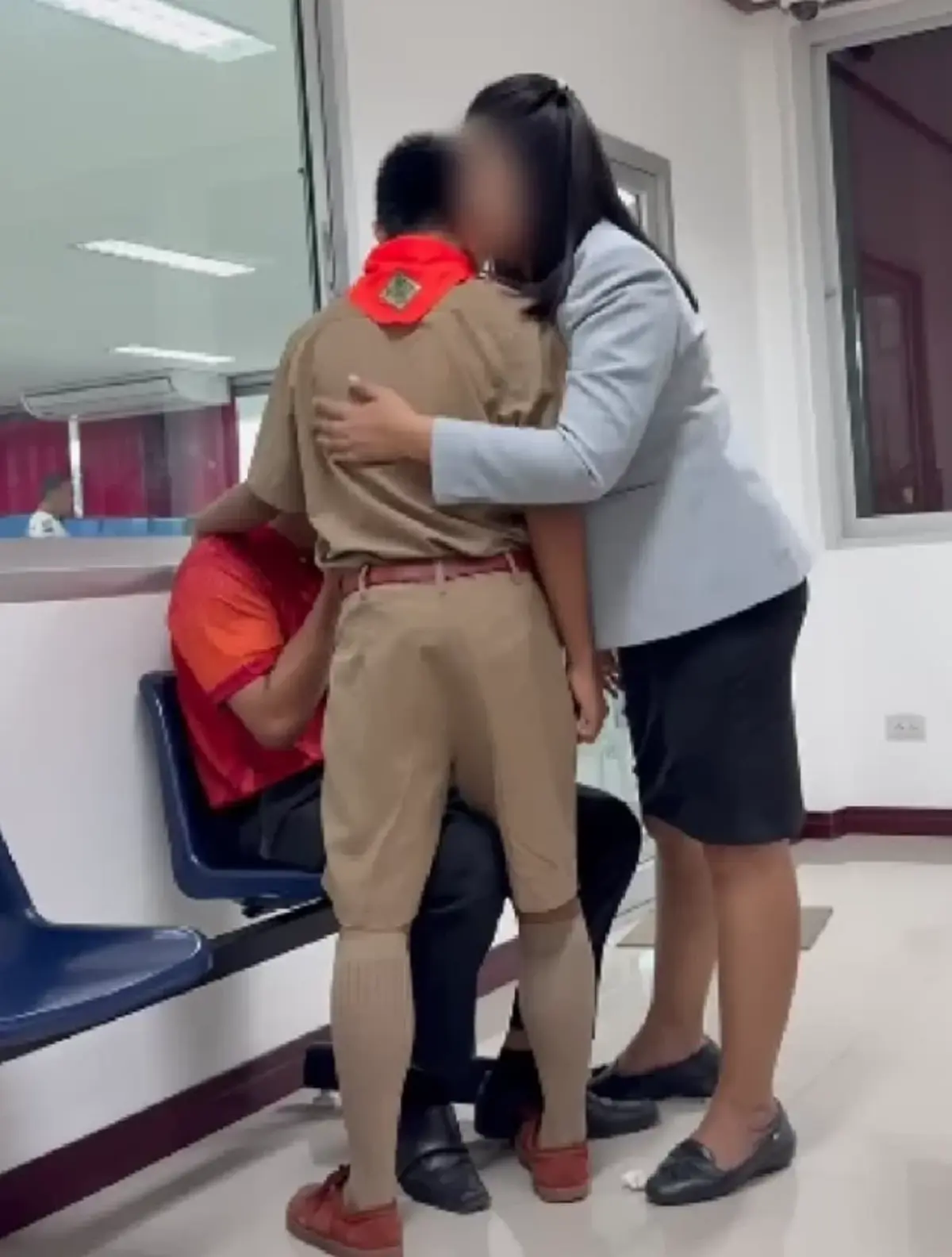 ผู้ใหญ่บ้าน เผยถึงครอบครัว นร. วัย 13 พร้อมเรื่องที่หลายคนไม่รู้