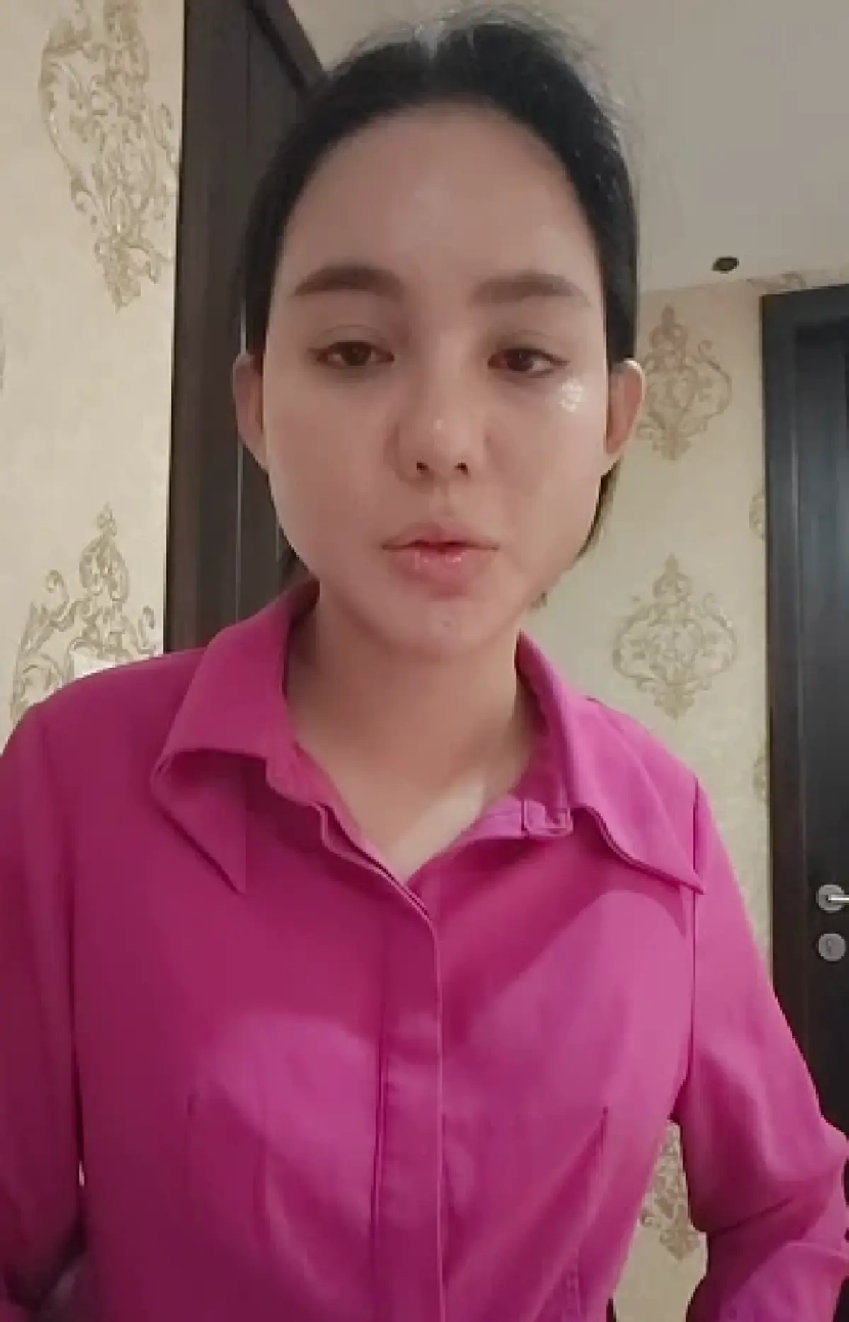 "ธี โสวันทา" โพสต์คลิปถึง "ฮุน เซน" หลังถูกสั่งปลดฟ้าผ่า