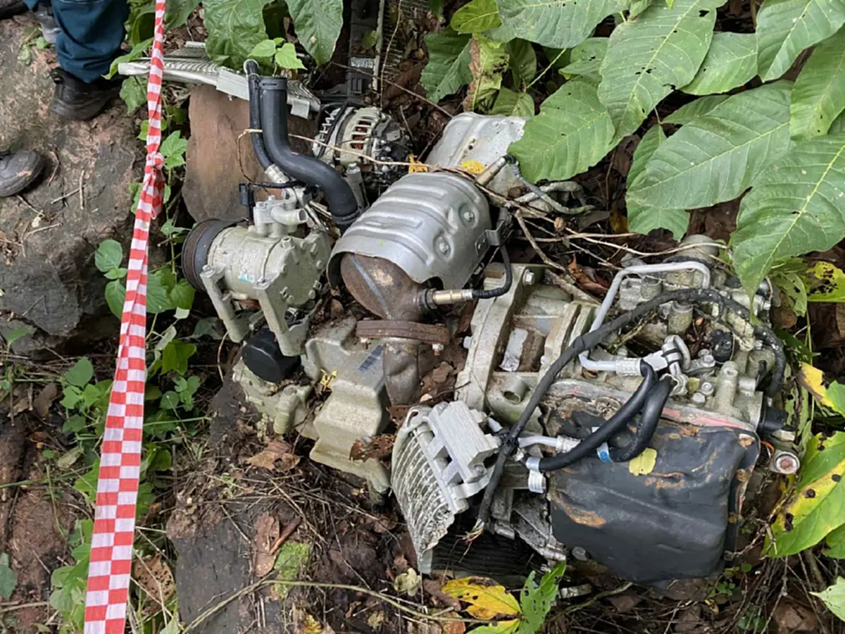 กู้ภัยผงะ ช่วยรถตกเหว เจอซากเก๋งเพิ่ม ขนลุกพบโครงกระดูกปริศนา