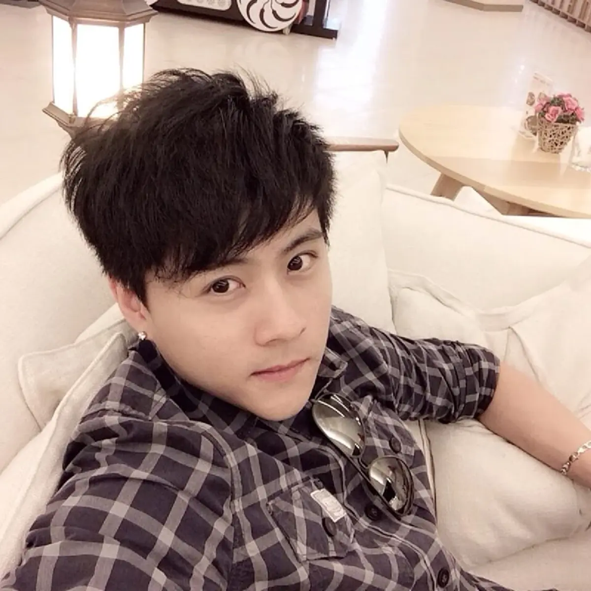 เปิดประวัติ ไฮโซบอส นักธุรกิจไฟแรงพันล้าน อดีตสามี เชอรีน