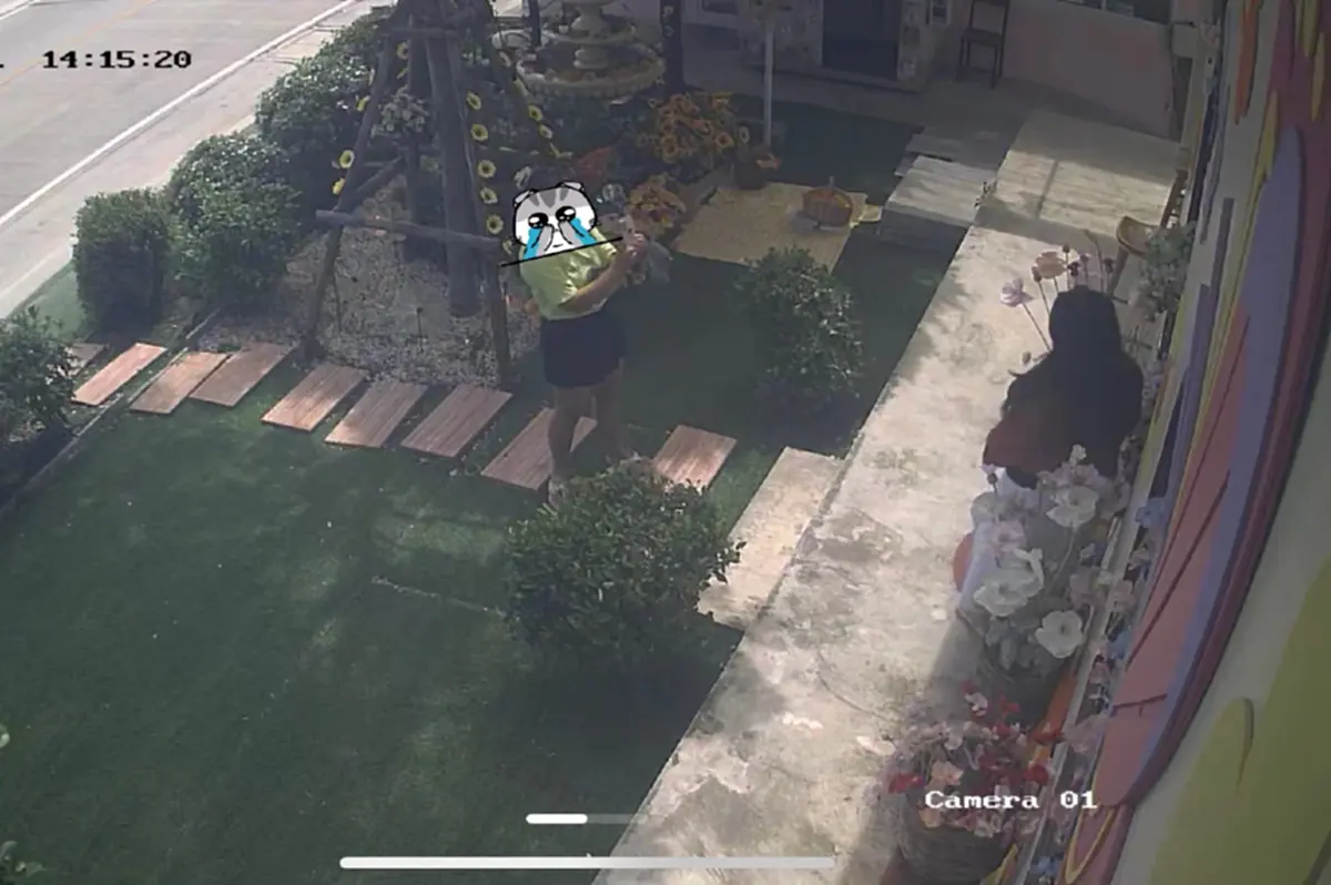 ร้านคาเฟ่ โอดเจอ 2 ลูกค้าสาว ถ่ายรูปรอบร้าน ไม่สั่งสักออเดอร์