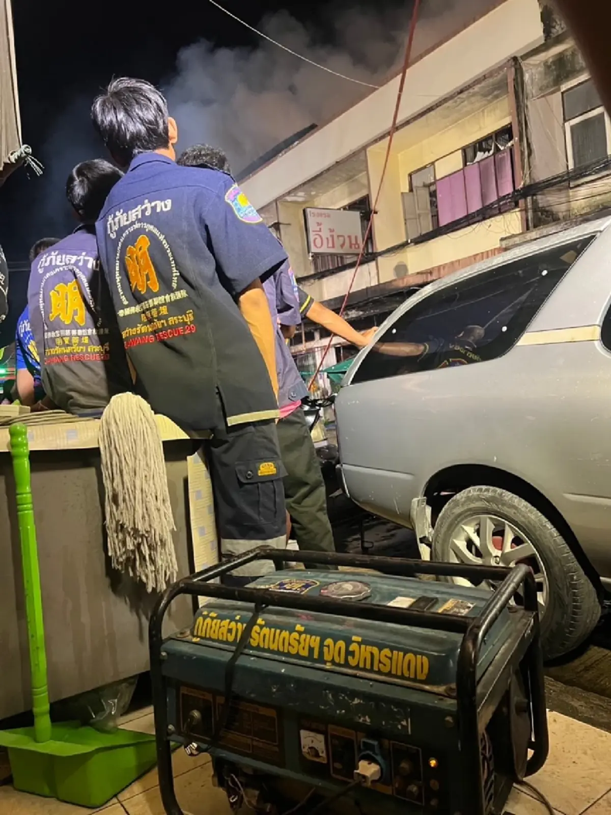 ไฟไหม้โรงแรมเก่าแก่สระบุรี อายุกว่า 50 ปี เผาวอดทั้งตึก