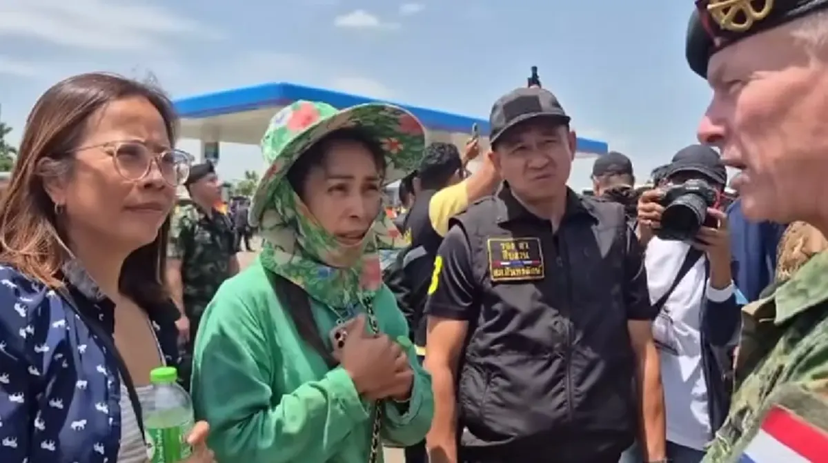 รู้จัก หญิงชุดเขียว ตัวแทนคนไทย พูดภาษาดัตช์กับทูตเนเธอร์แลนด์