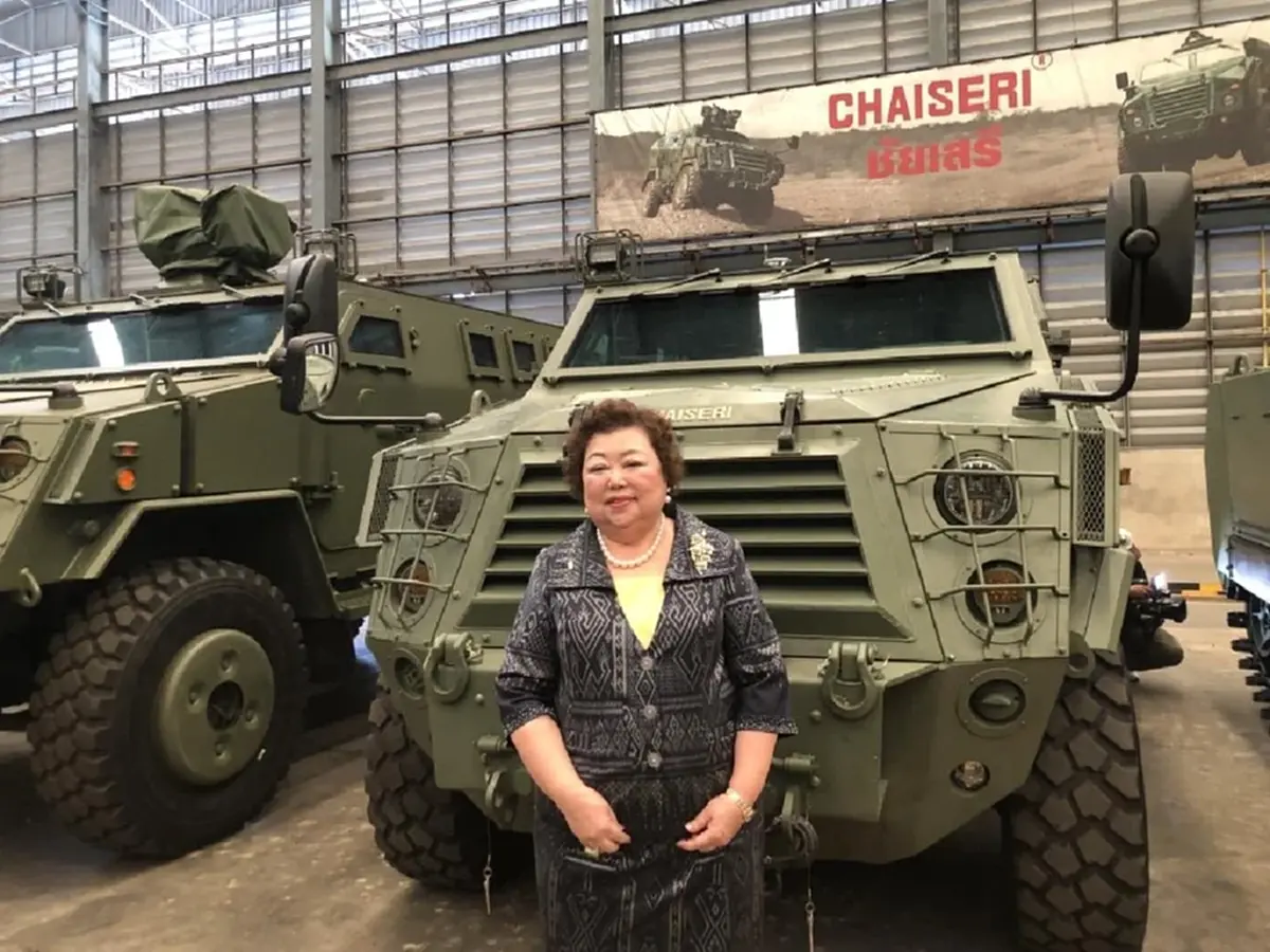 มาดามรถถัง ส่งยานเกราะล้อยาง - ช่างซ่อม เข้าประจำชายแดนไทย-กัมพูชา