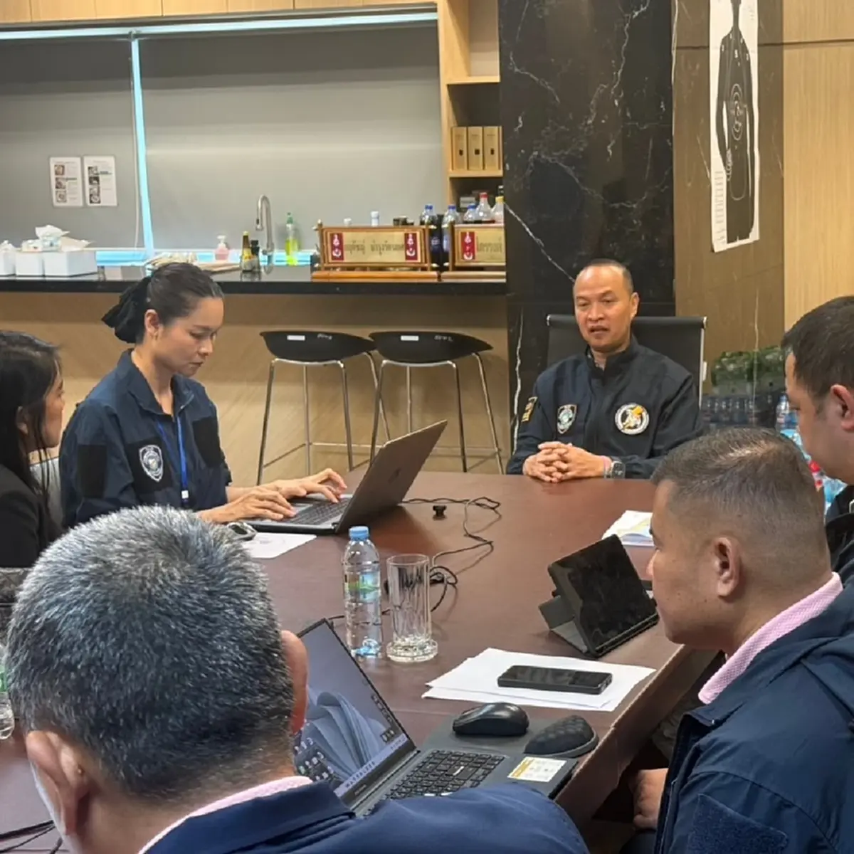 "หลานทักษิณ"ทนไม่ไหว โดนใส่ร้าย พบตำรวจไซเบอร์ขอความเป็นธรรม