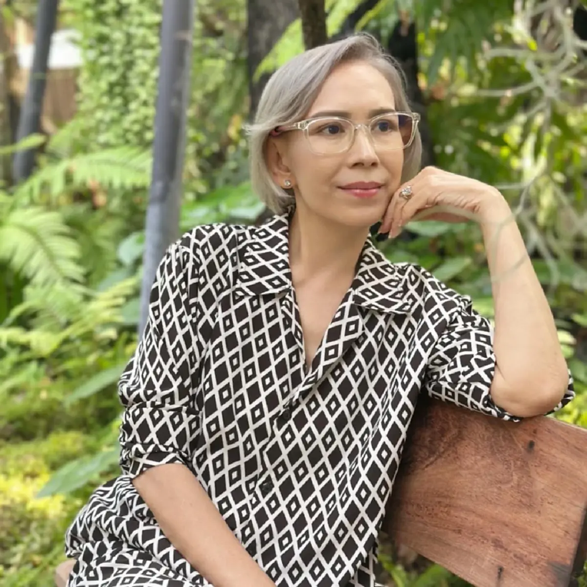 "ตุ๊ก เดือนเต็ม" แซวการเมืองผ่านภาพสุดเจ็บแสบ หลังบ่ายสาม