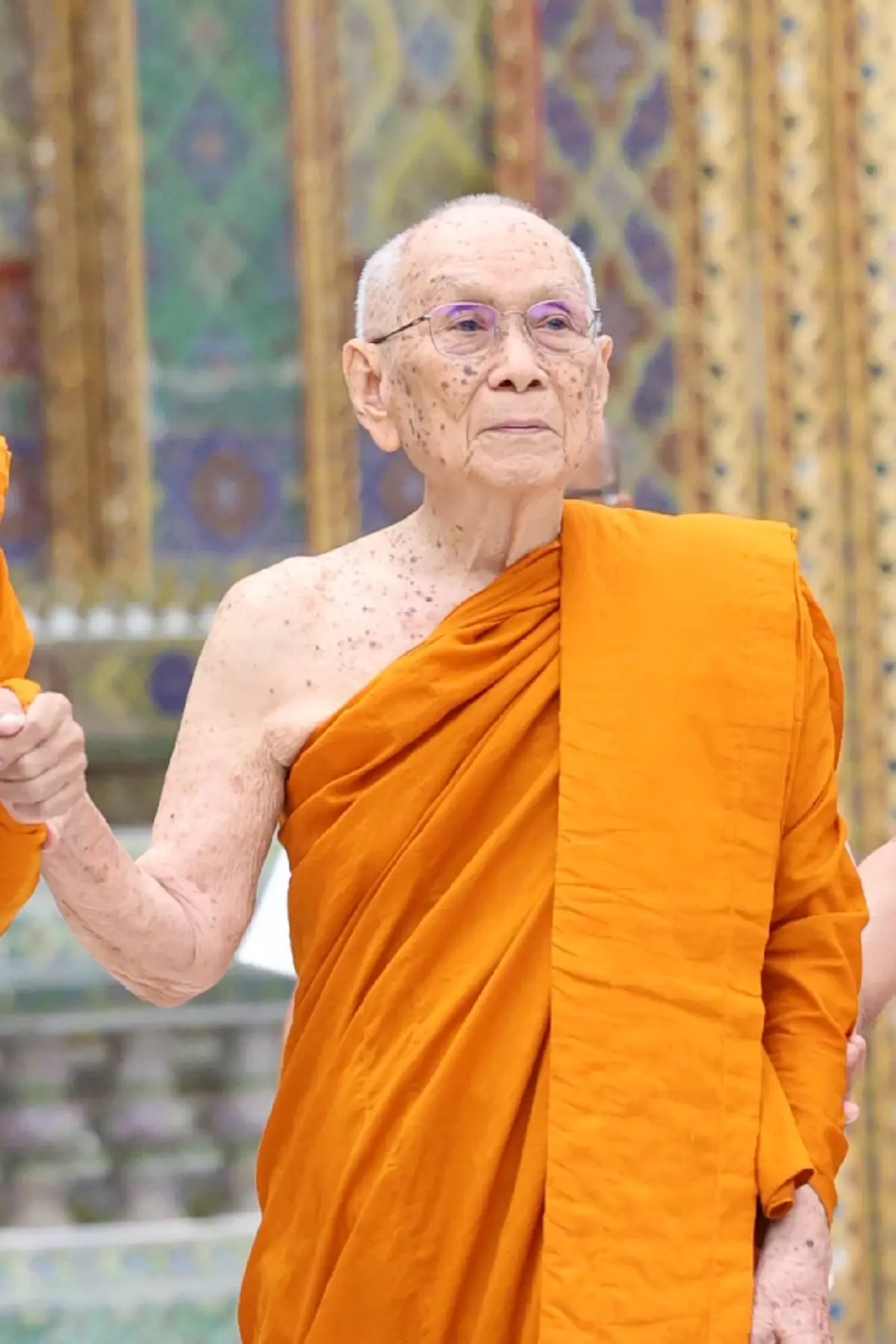 สมเด็จพระสังฆราช ทรงล้ม เสด็จไปประทับโรงพยาบาลศิริราช