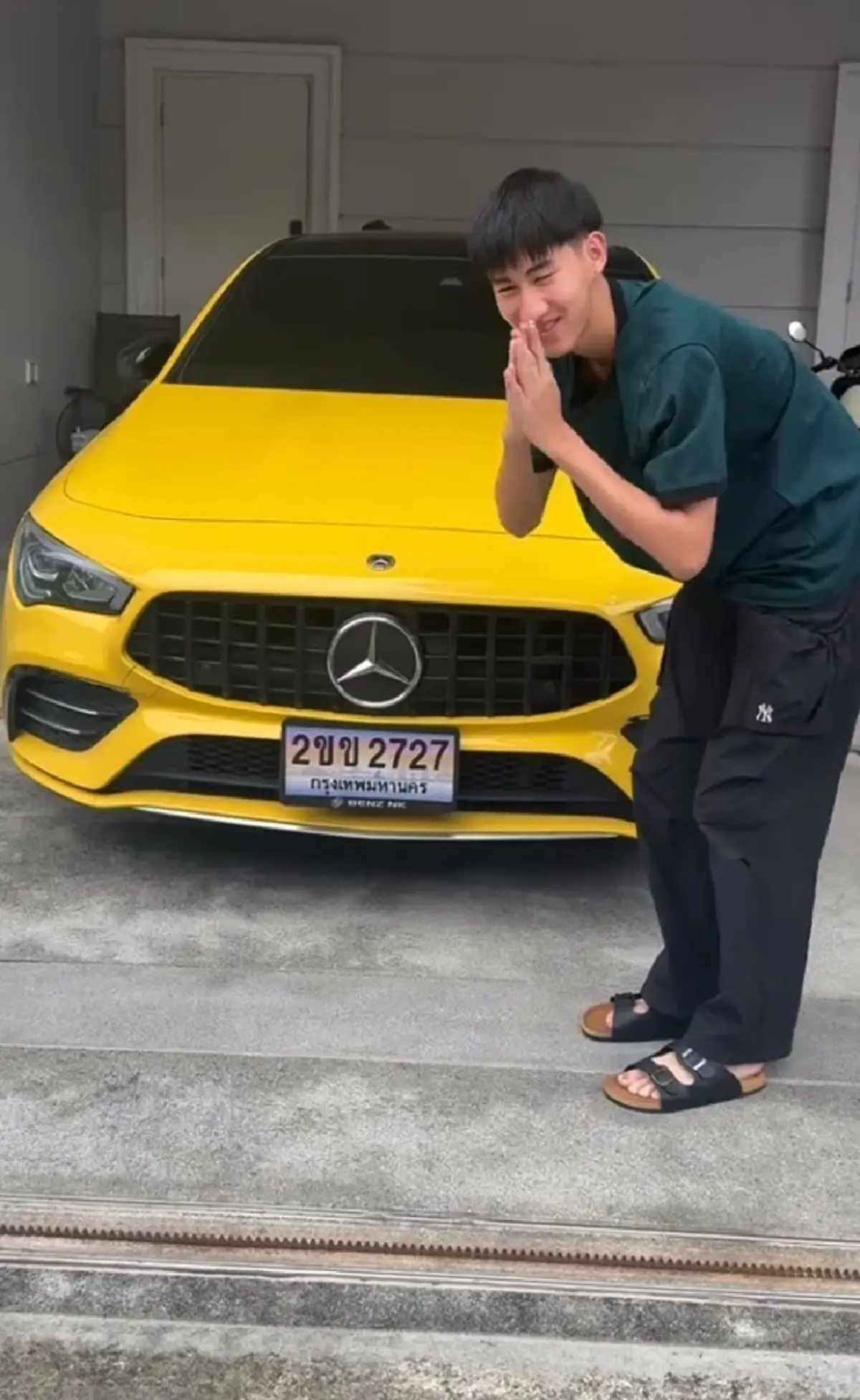 เบสท์ คำสิงห์ ซื้อป้ายทะเบียนให้น้องชาย แห่ส่องเลขทะเบียนสวยมาก