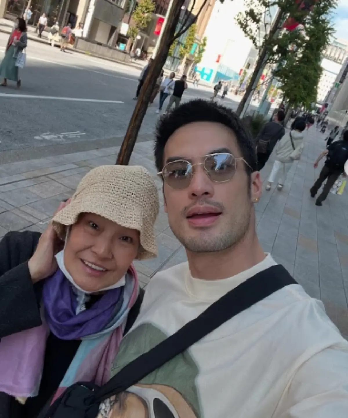 น้ำตาซึม "บอย ปกรณ์" เผยภาพ "แม่งามทิพย์" ในวันเกิดตัวเอ