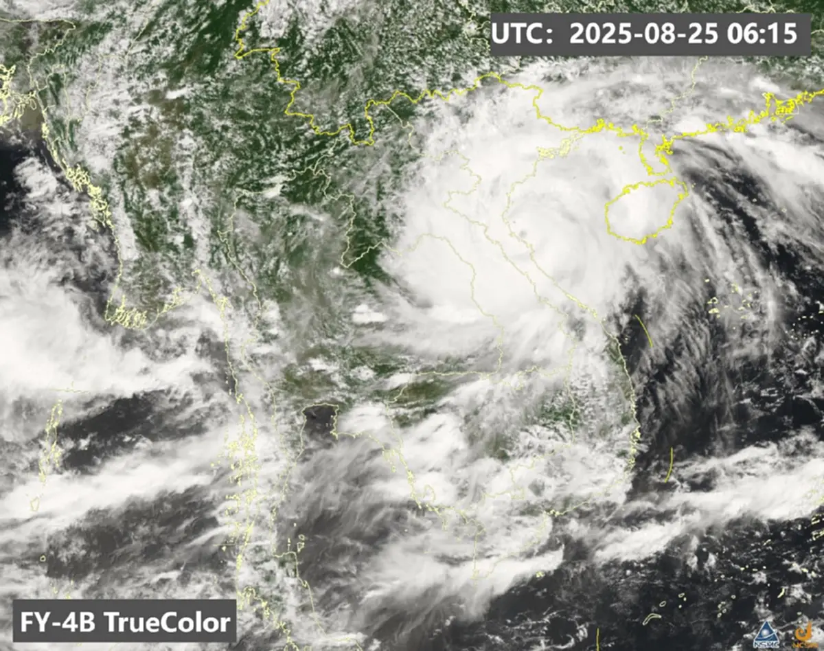 ด่วน ฉ.13 พายุไต้ฝุ่นคาจิกิขึ้นฝั่งแล้ว ไทยฝนถล่มหนัก 13 จังหวัด