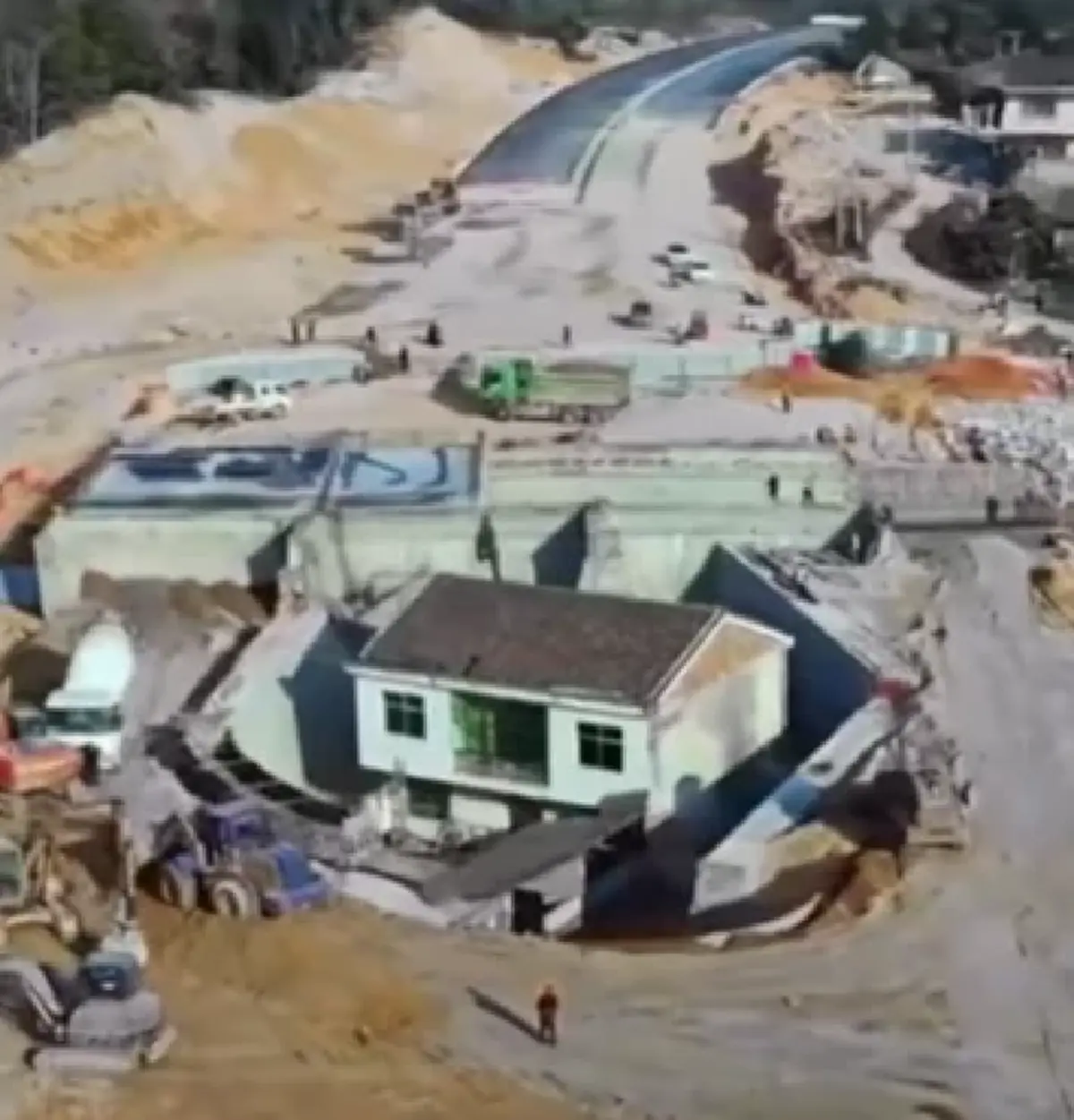 ปิดตำนานบ้านตะปู เจ้าของต้องย้ายหนี เผยสาเหตุอยู่ไม่ได้