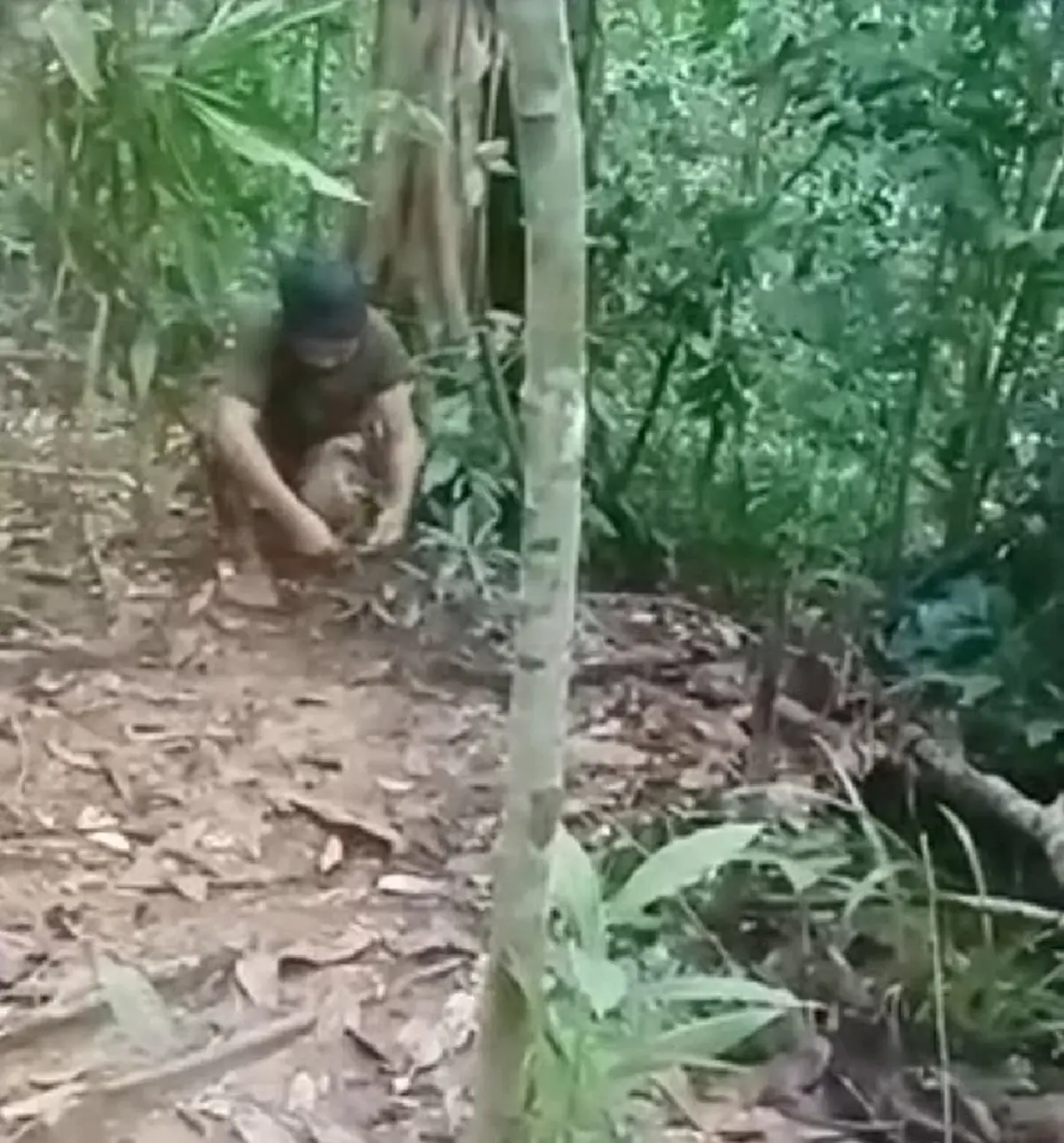 หลักฐานชัด เปิดคลิปแฉทหารเขมร ย่องขุดหลุมวางทุ่นระเบิดฝั่งไทย