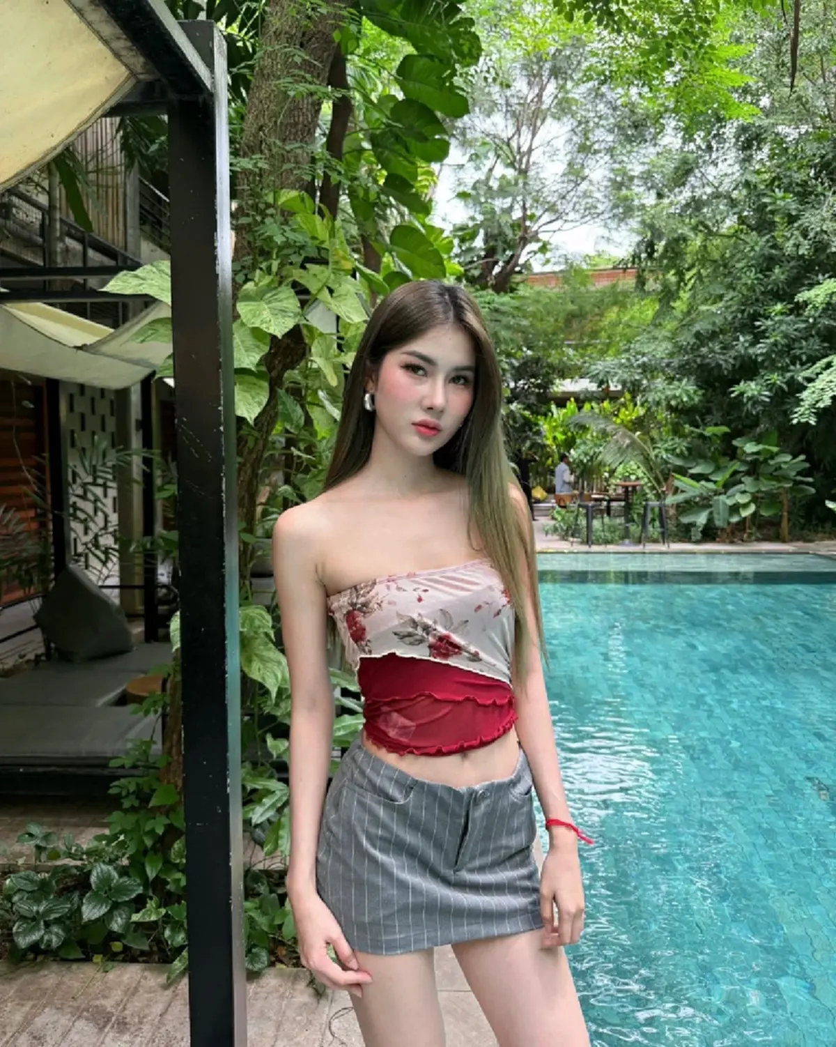 เปิดวาร์ป สาวเขมร โชว์พาวทุบเบียร์ไทย ดีกรีไม่ธรรมดา