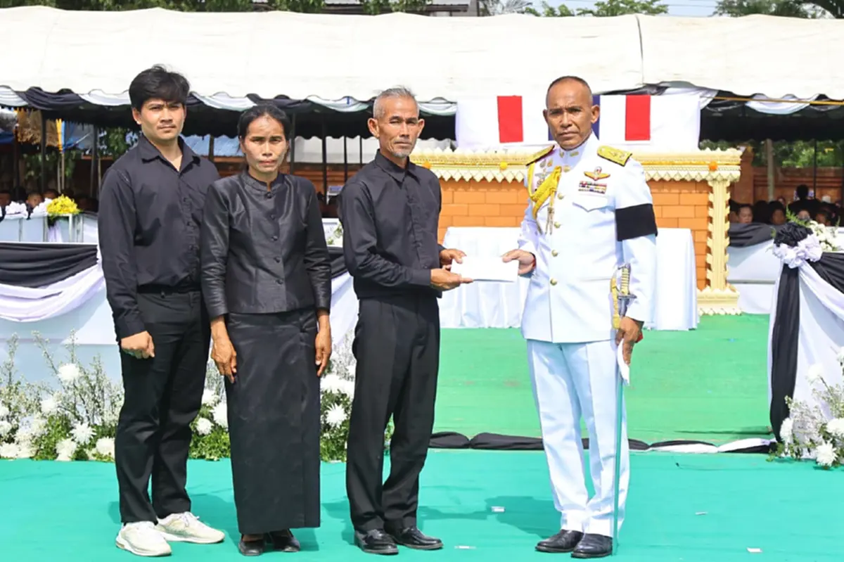 สุดกลั้นน้ำตา พ่อ ส.ท.ศราวุฒิ วีรชนผู้สละชีพ ขออาสารบแทนลูก