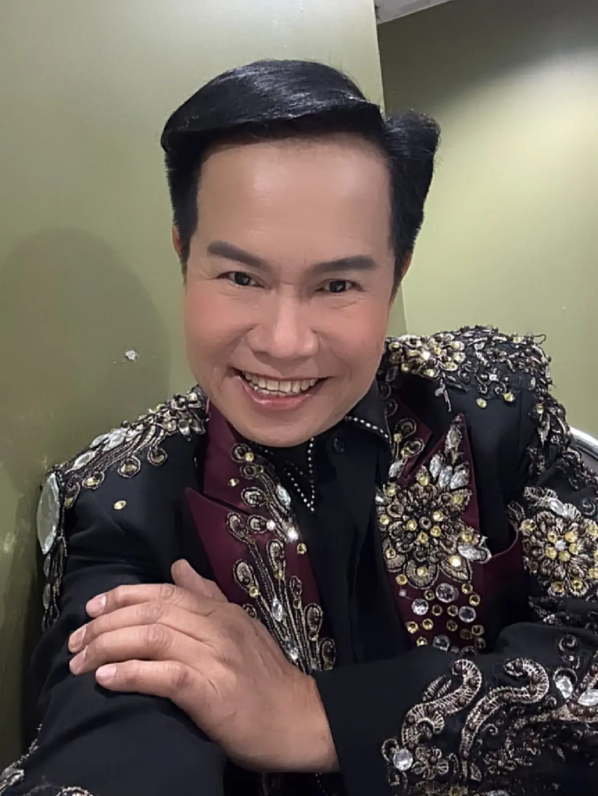 ลูกทุ่งดัง มนต์สิทธิ์ คำสร้อย ล้วงไหจับลูกปิงปอง ได้เลขสวย