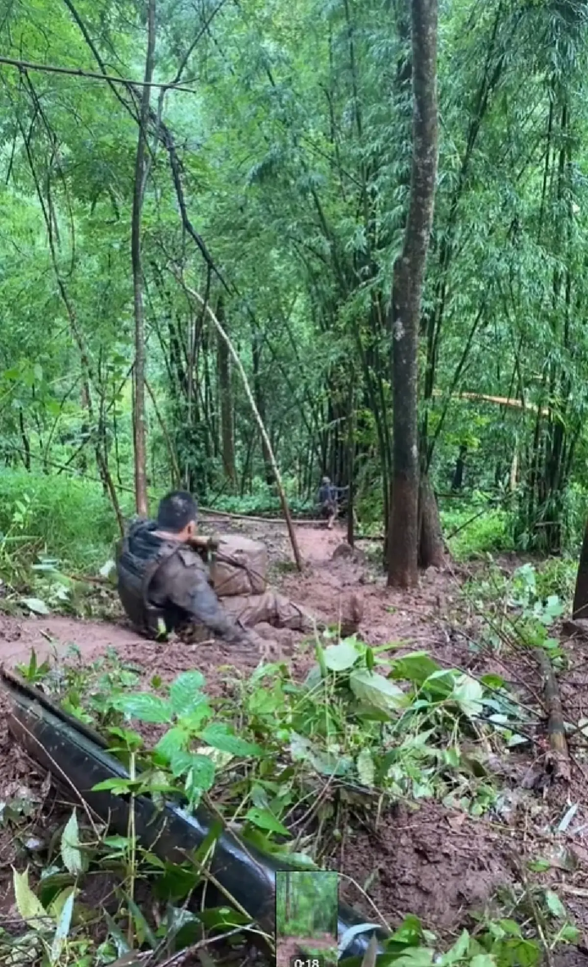 สุดฮา \"ทหารแนวหน้า\" คลายเครียด แห่แซวสนั่น ระวังก้านมะยมแม่ทัพ