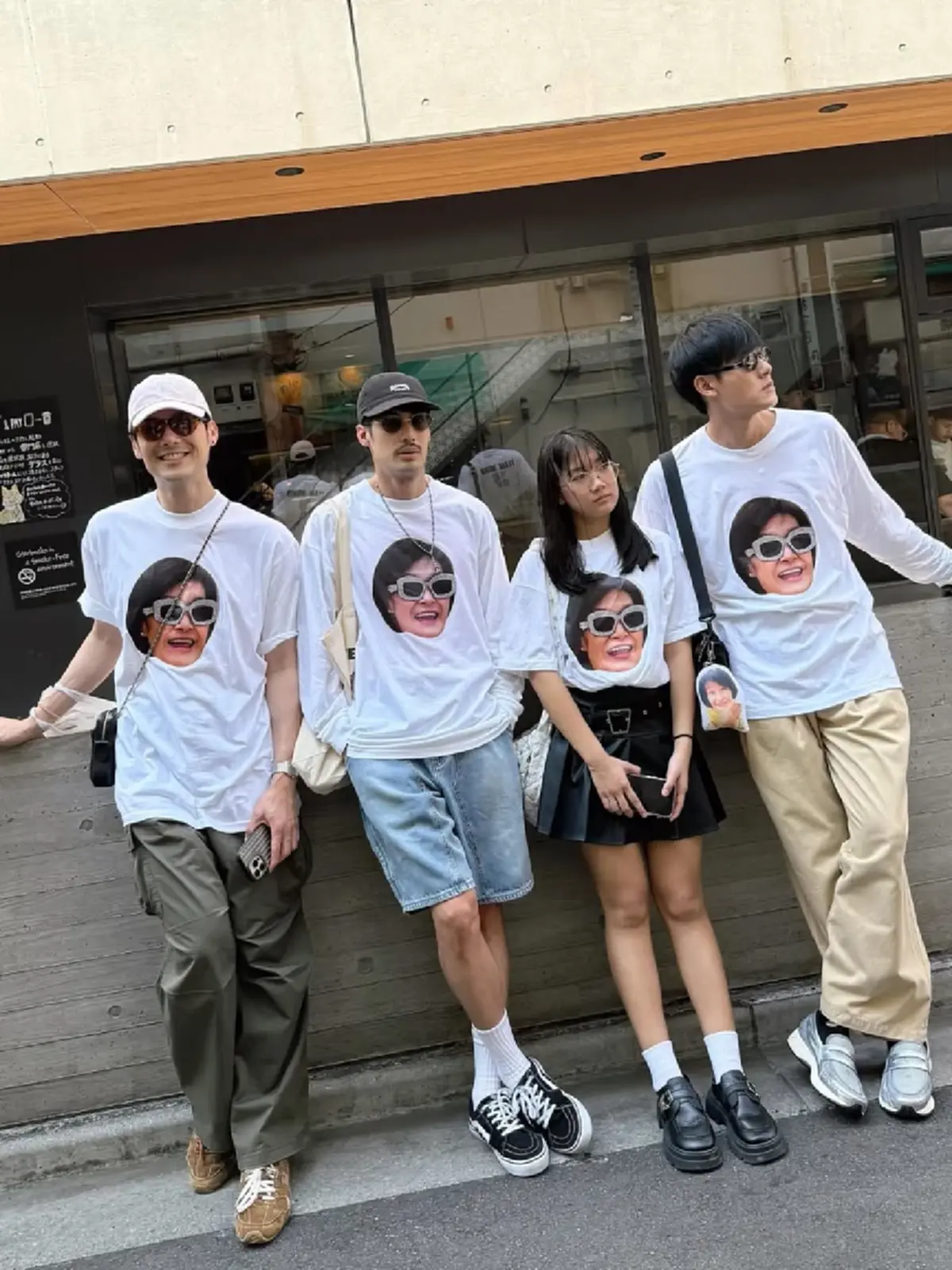 เปิดภาพ 3 หนุ่มฉัตรบริรักษ์ แปลงโฉมเป็น "คุณแม่" ดูชัดๆใครเป๊ะสุด