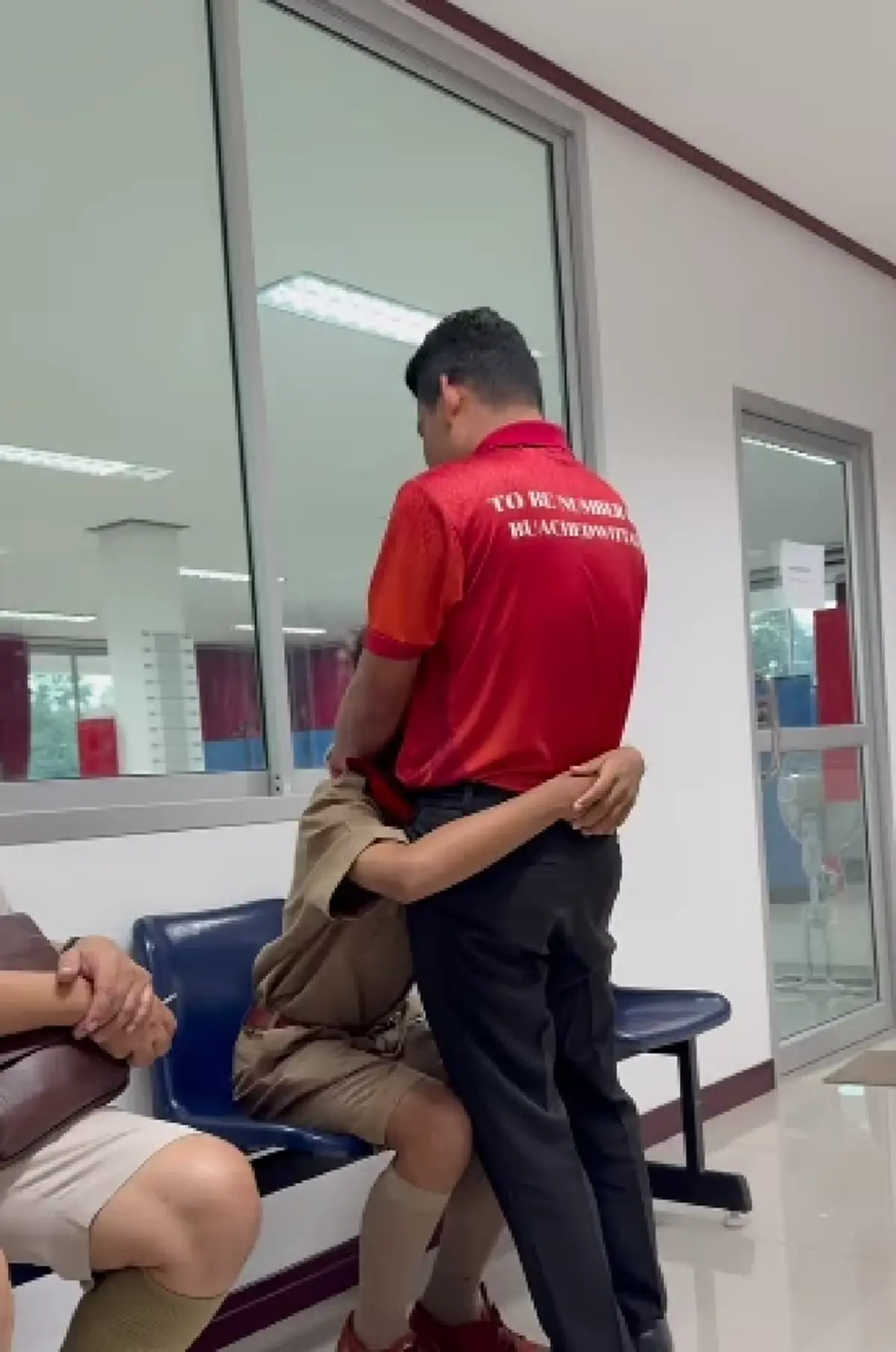 ครูสุดกลั้น เล่าเหตุเด็กนักเรียนวัย 13 ปี ถูกคนแจ้งจับ